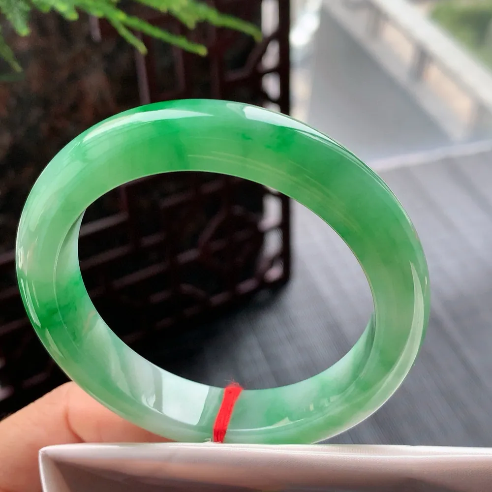 正圈冰糯翠绿 无瑕 尺寸:56.1/12.3/9 色好️️