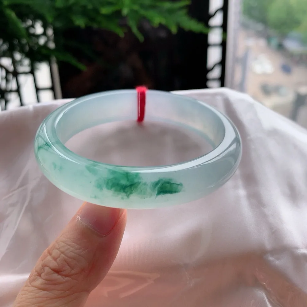 贵妃高冰飘花 无瑕 尺寸:56.1/48.2/13.2/8.2 花美 种水好