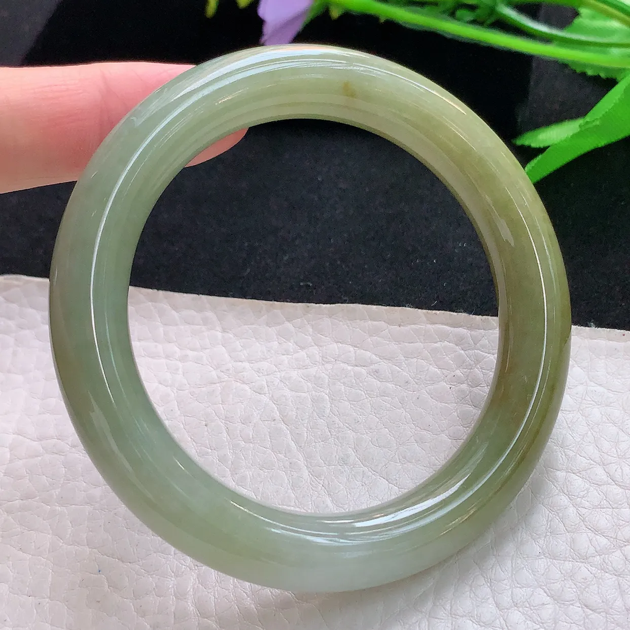 z自然光57.8*11*10.2美人镯 天然缅甸翡翠冰黄圆条珠宝玉手镯 美人镯