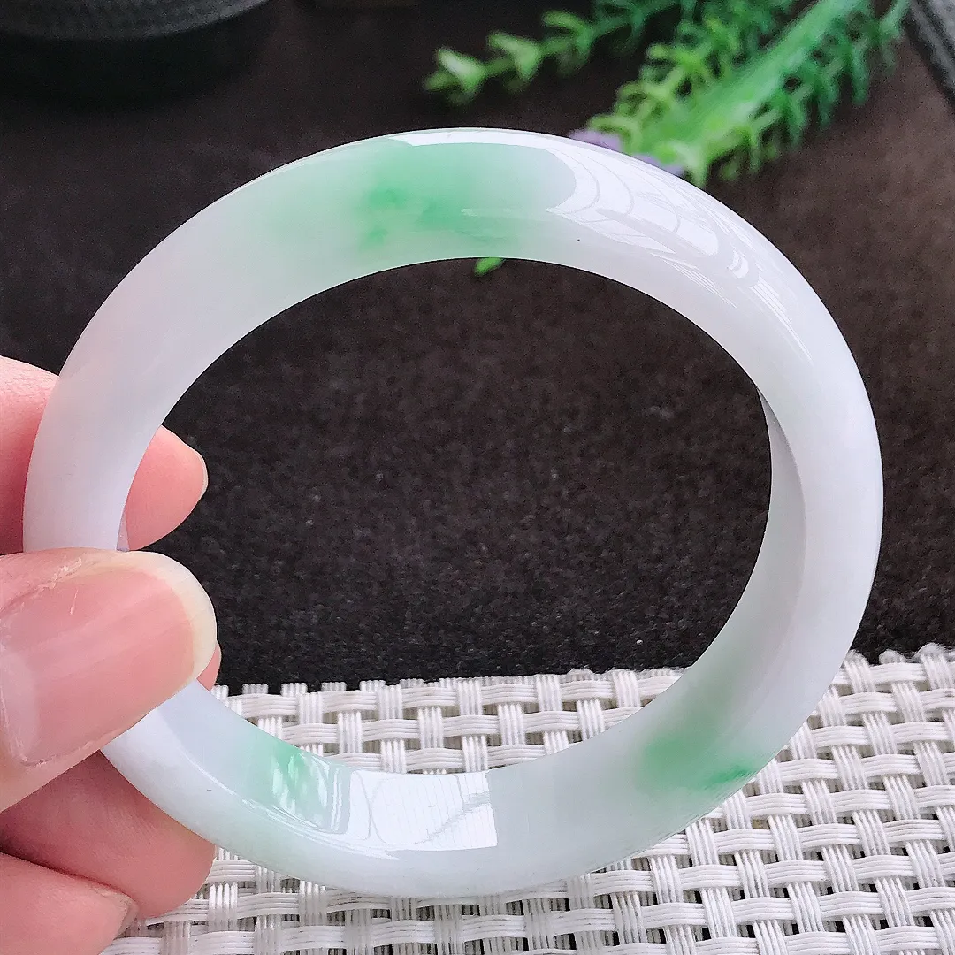 自然光56.5/12.6/8.1老坑冰润起胶白底青飘绿手镯宽边翡翠玉镯手环