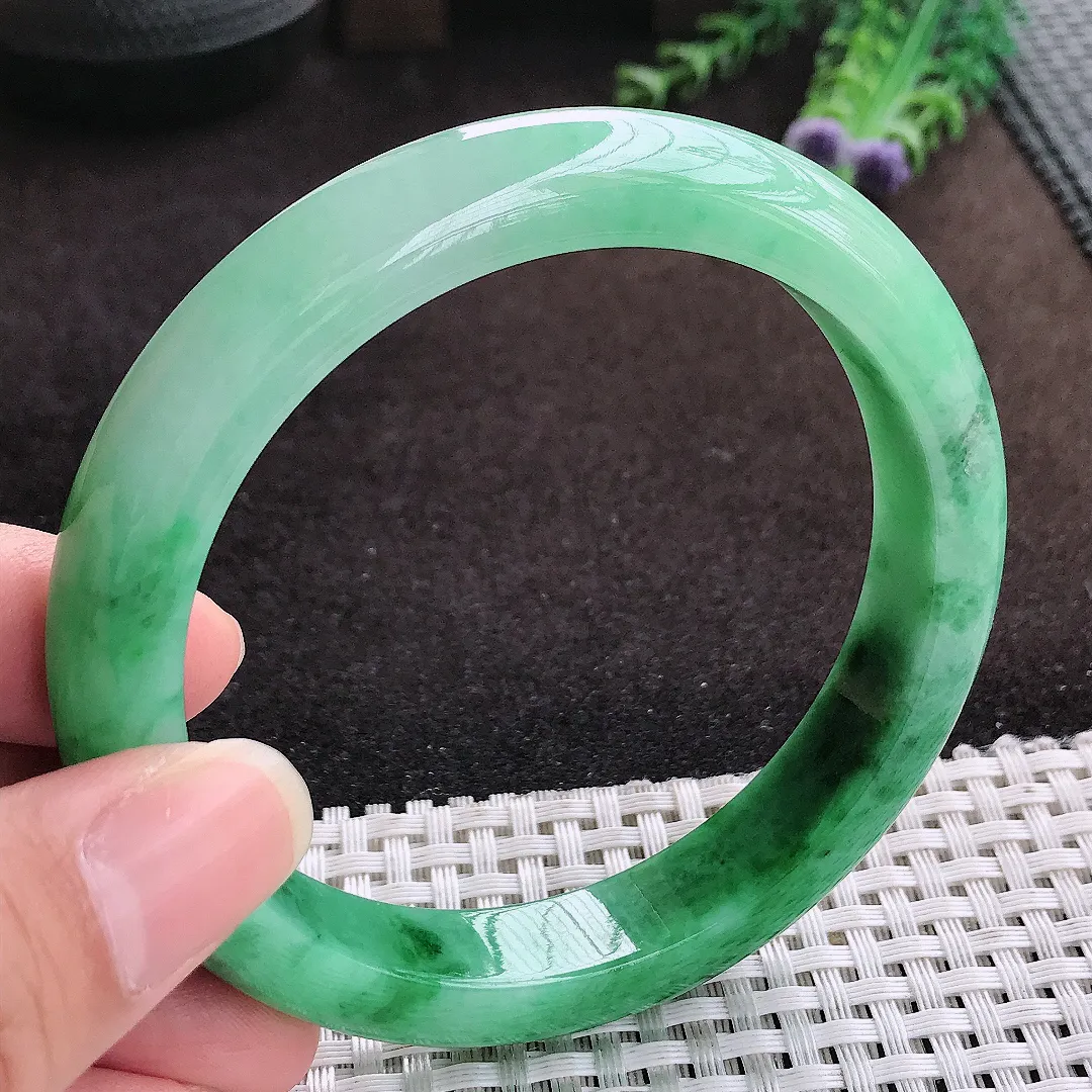 自然光62/12/8.8老坑精美温润满绿辣绿手镯宽边大圈口翡翠玉镯手环