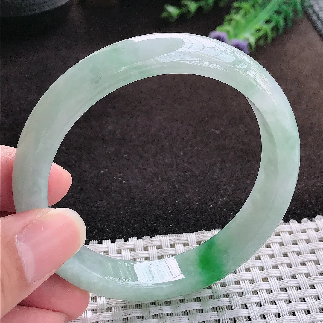 自然光59/12.3/8老坑冰润起胶飘阳绿手镯宽边翡翠玉镯手环