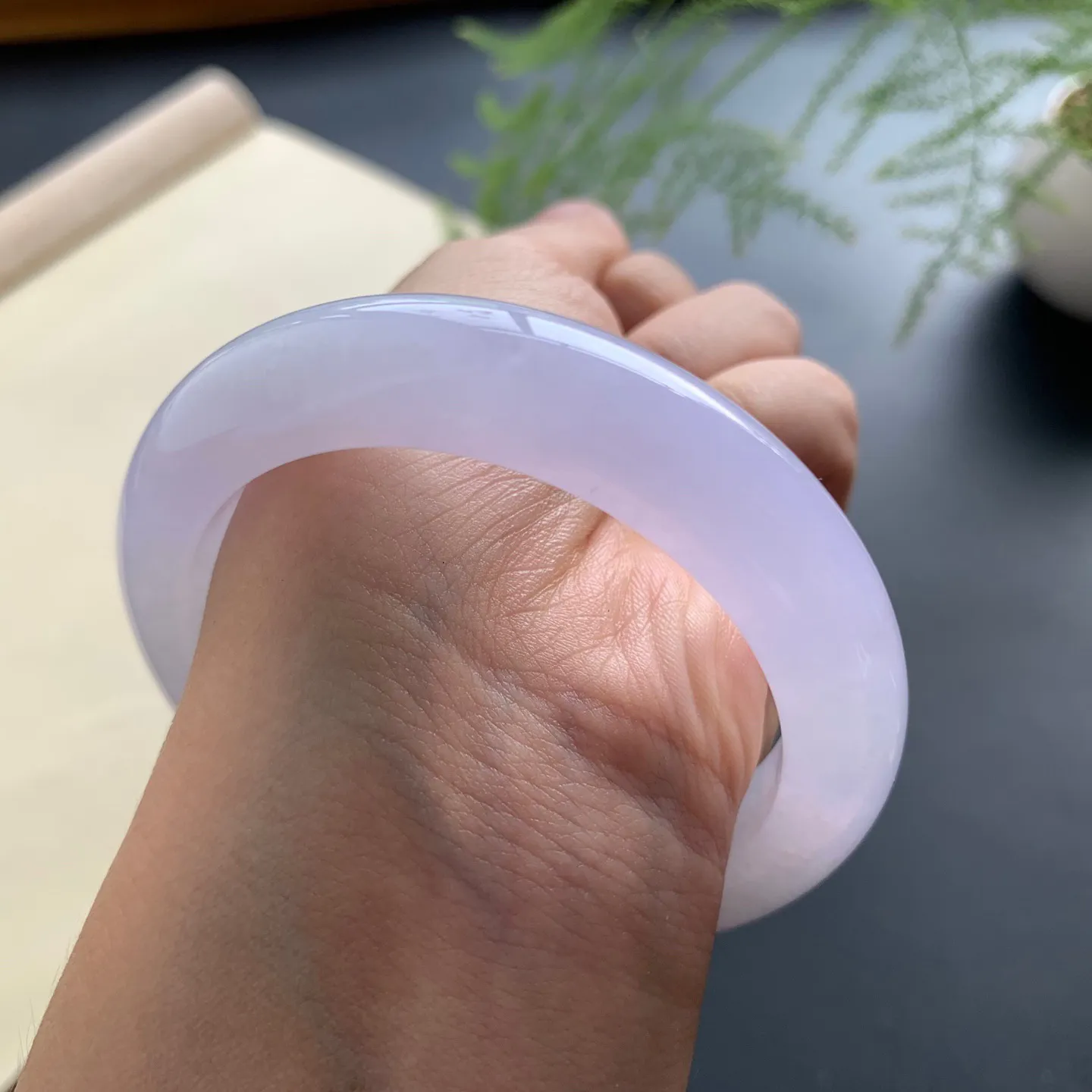 54圈口冰紫正圈手镯 尺寸：54-12.2-9.5，无纹裂，冰透水润，优雅迷人