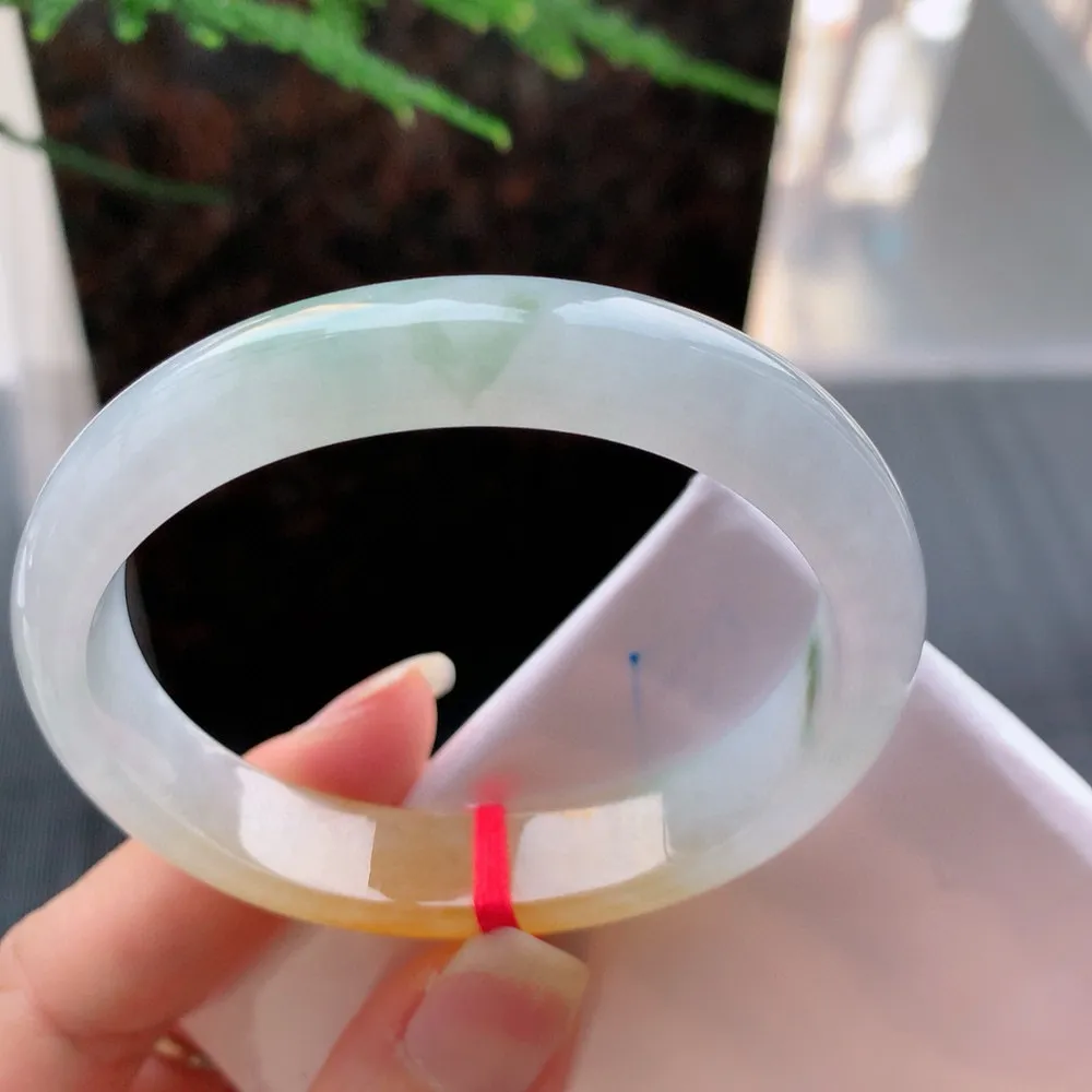 贵妃冰黄翡飘花  无瑕 尺寸:55.1/46.5/11.5/7.2 种色兼备