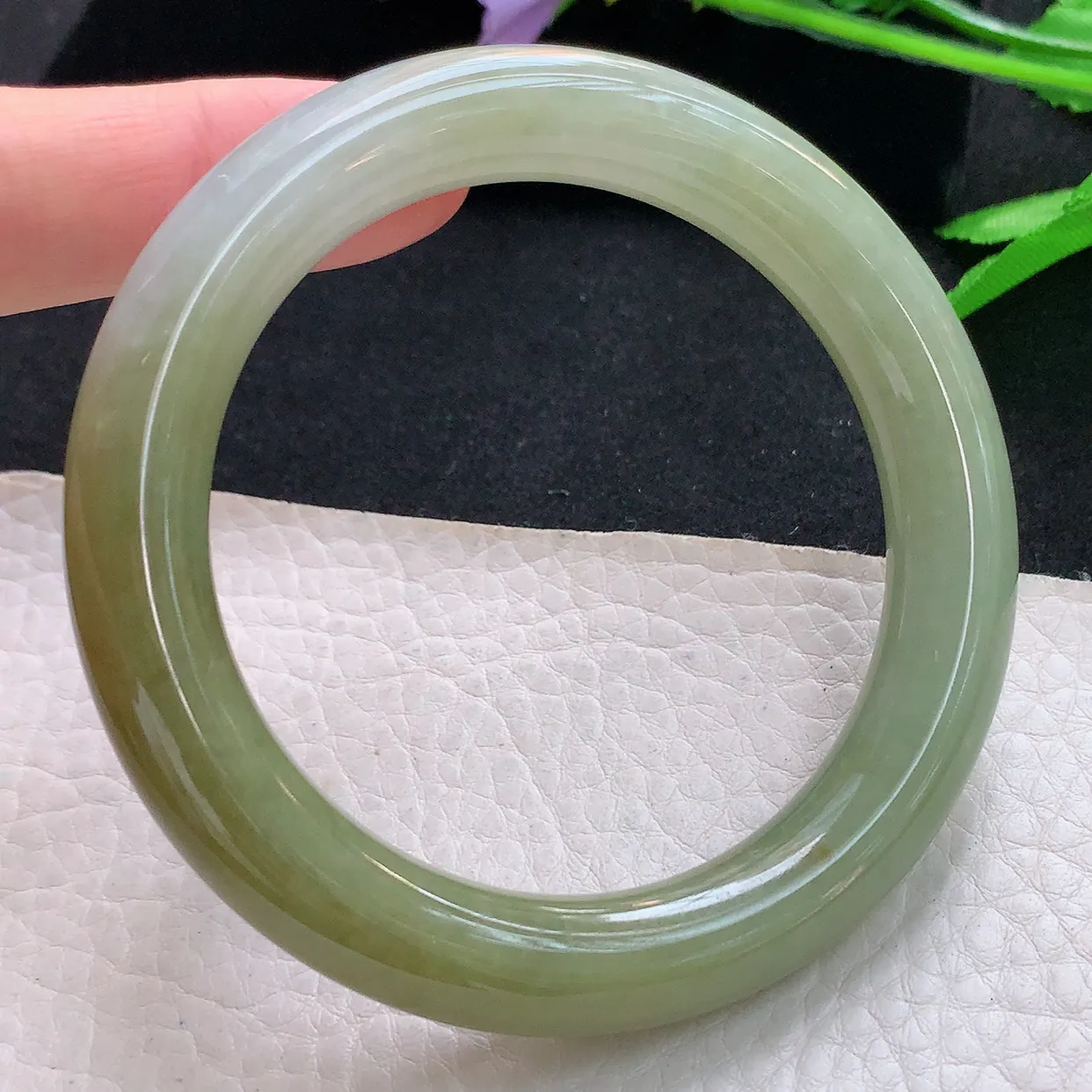 z自然光57.8*11*10.2美人镯 天然缅甸翡翠冰黄圆条珠宝玉手镯 美人镯