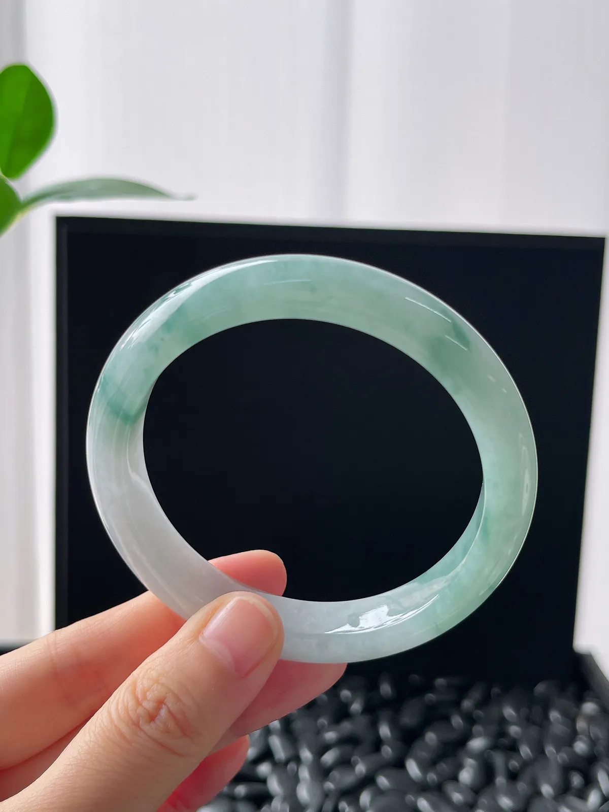 正圈56.3圈口，翡翠细糯化种飘花手镯