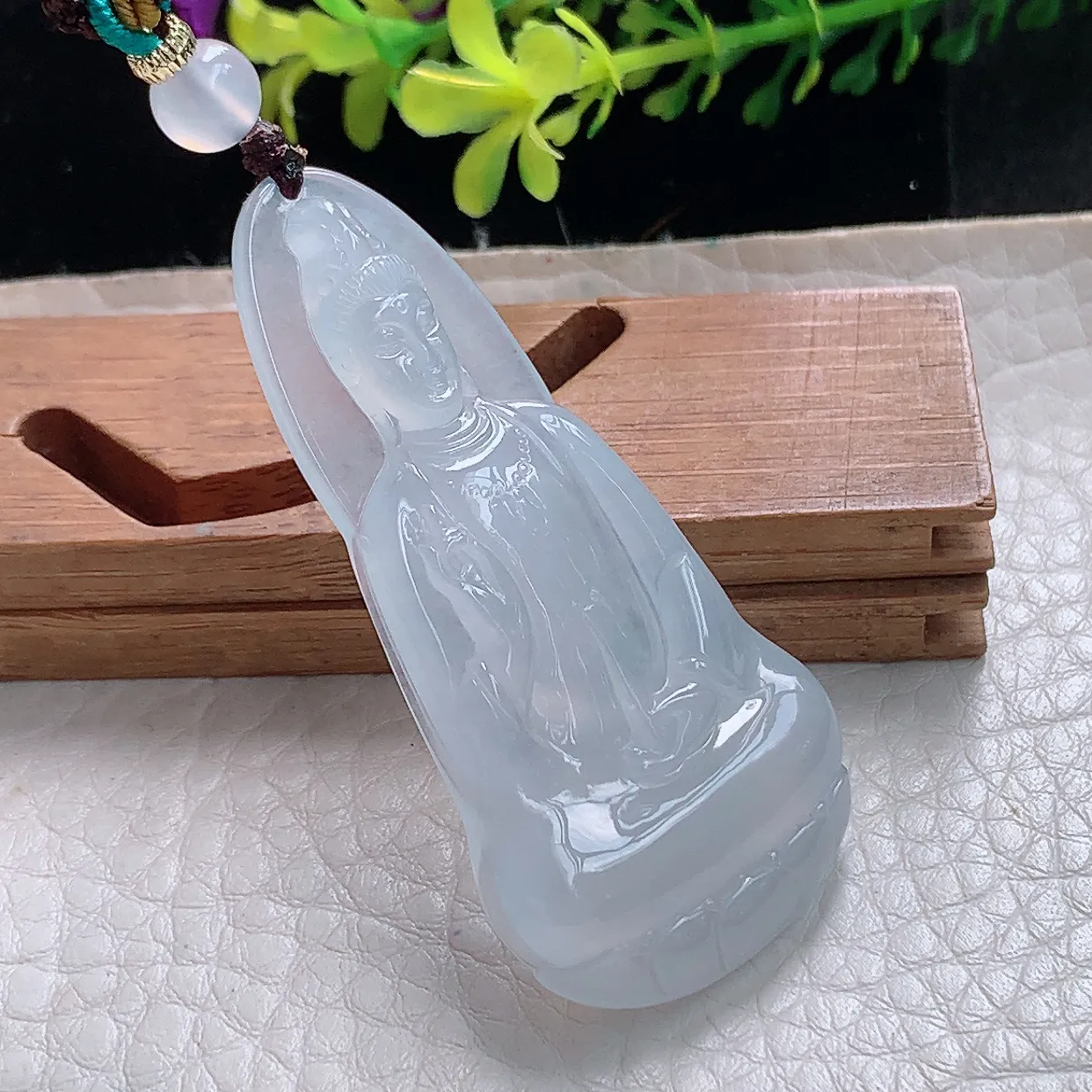 lz自然光52.5*26*5.6天然缅甸翡翠冰透素面观音 玉观音玉吊坠