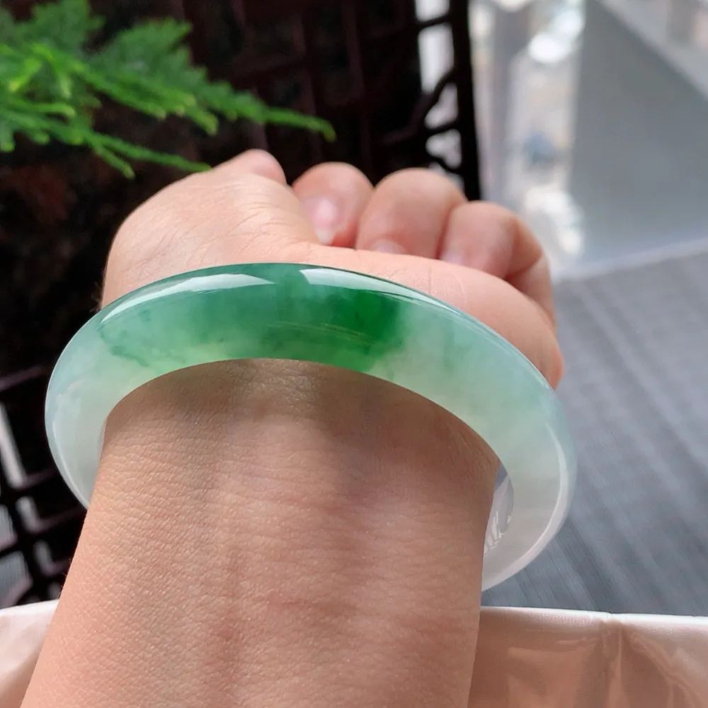 正圈高冰绿 无瑕 尺寸:56.6/11.6/8.5 种色兼备️️