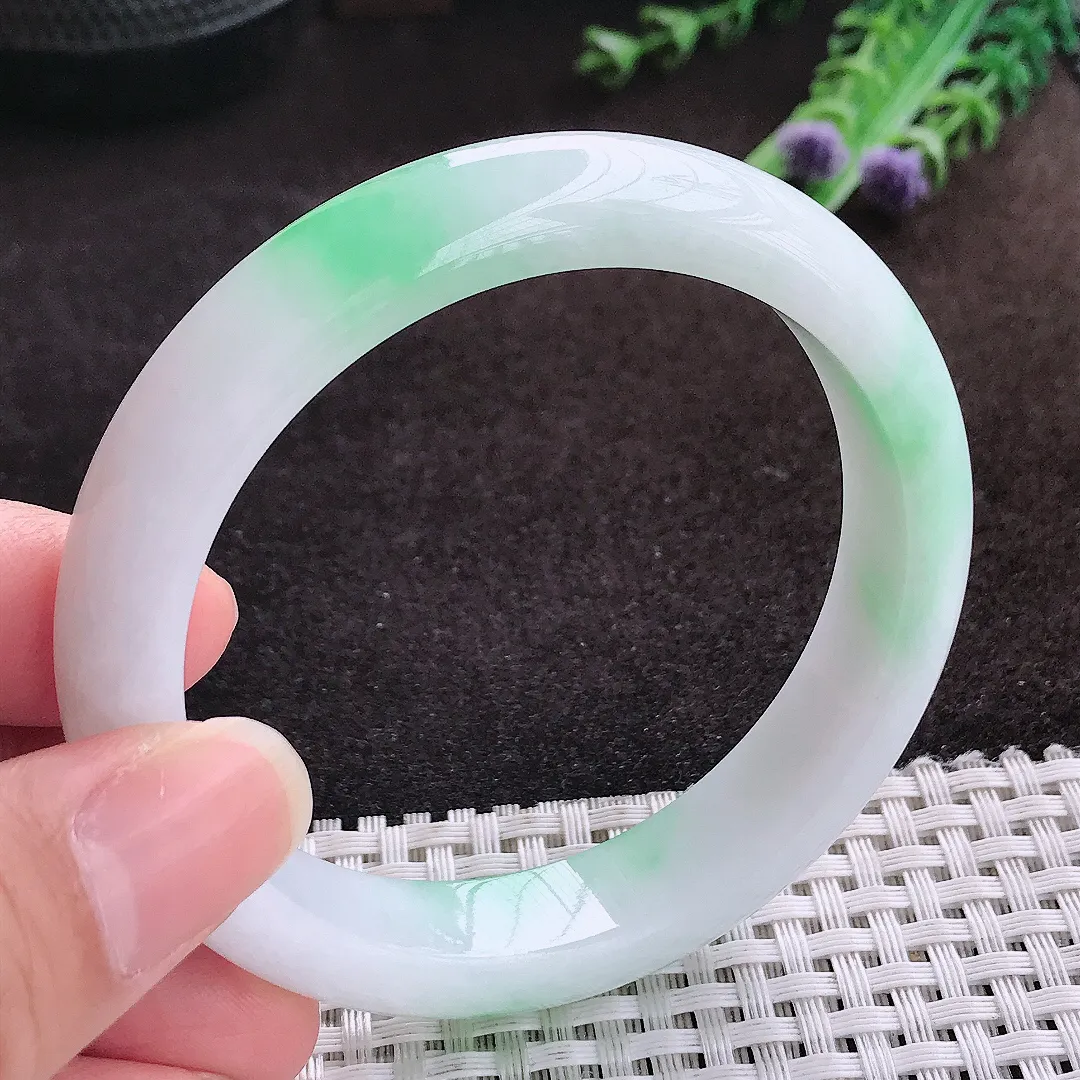 自然光56.8/12.3/8.3老坑精美冰润白底青飘阳绿手镯宽边翡翠玉镯手环