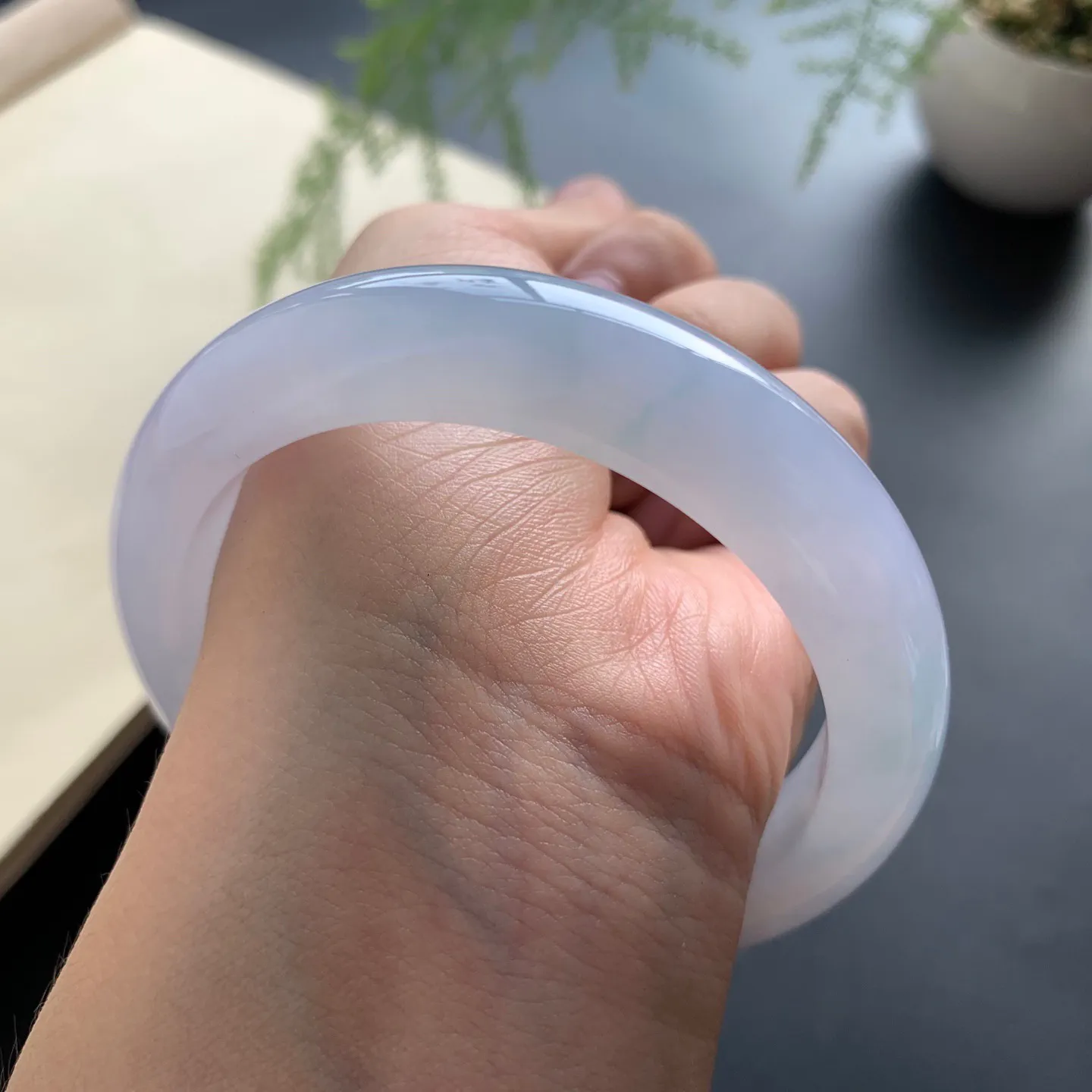 56.2圈口冰种正圈手镯 尺寸：56.2-12.5-8.8，无纹裂，冰透水润，胶感十足