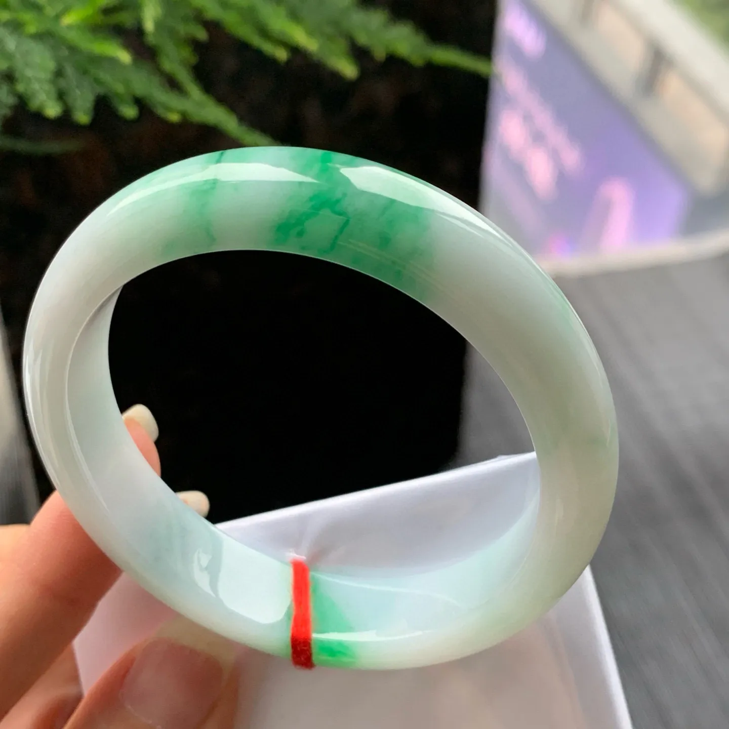 正圈冰糯阳绿 皮纹 尺寸:55.4/12.5/8.1 色好