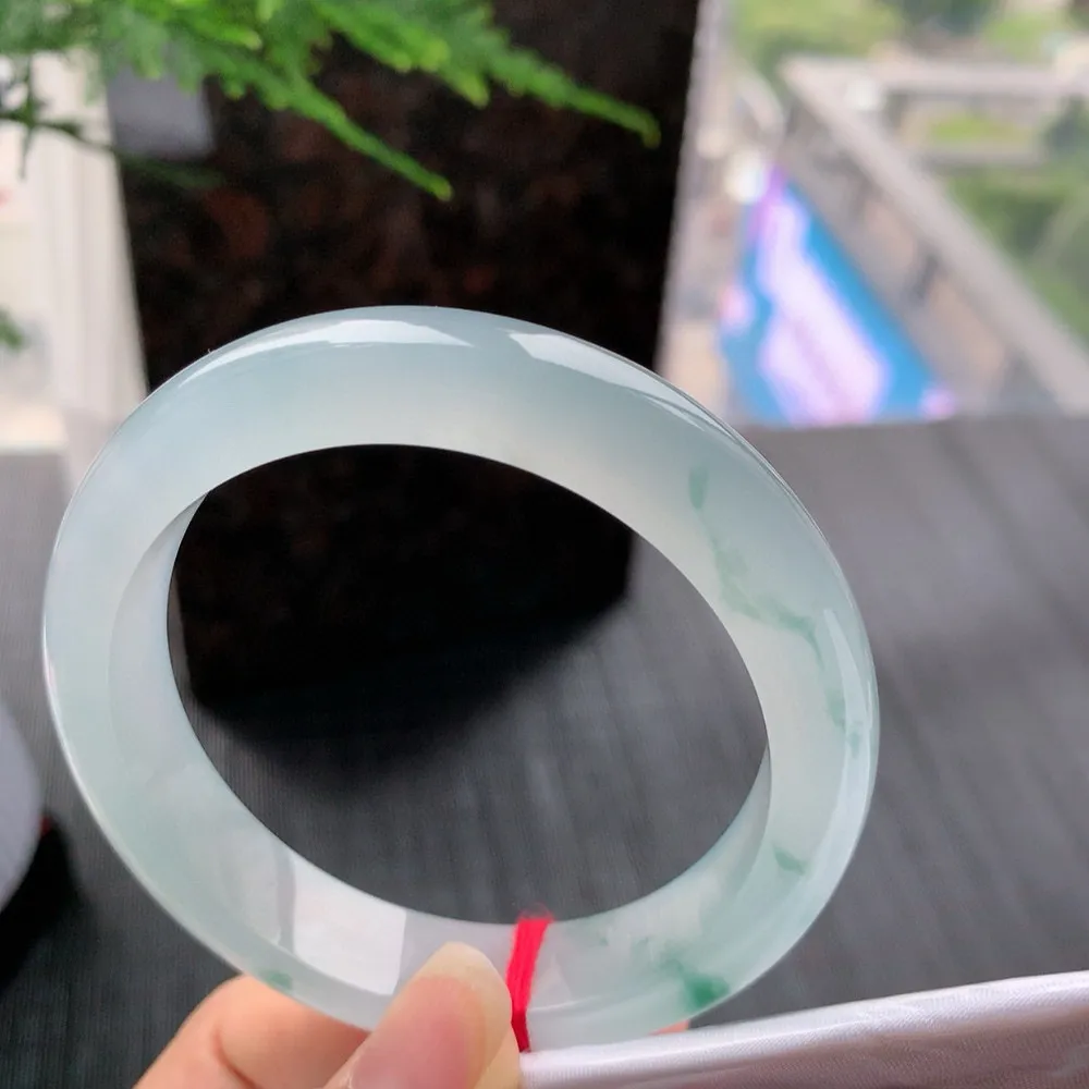 正圈冰玻飘花 无瑕 尺寸:57.7/12.6/8.3 花美 种水好