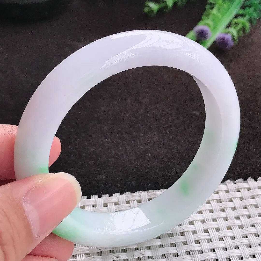 自然光55.8/12.5/8.7老坑精美温润飘阳绿手镯宽边翡翠玉镯手环