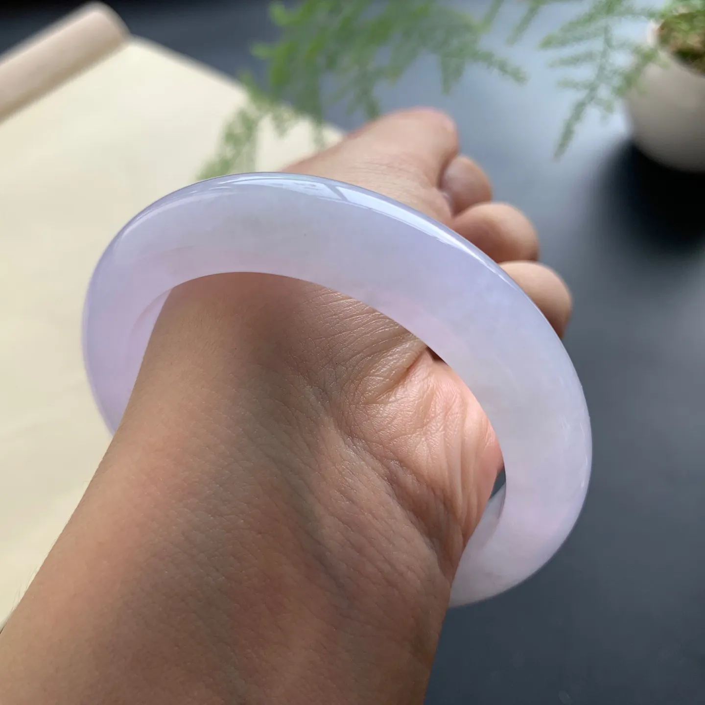 54圈口冰紫正圈手镯 尺寸：54-12.2-9.5，无纹裂，冰透水润，优雅迷人