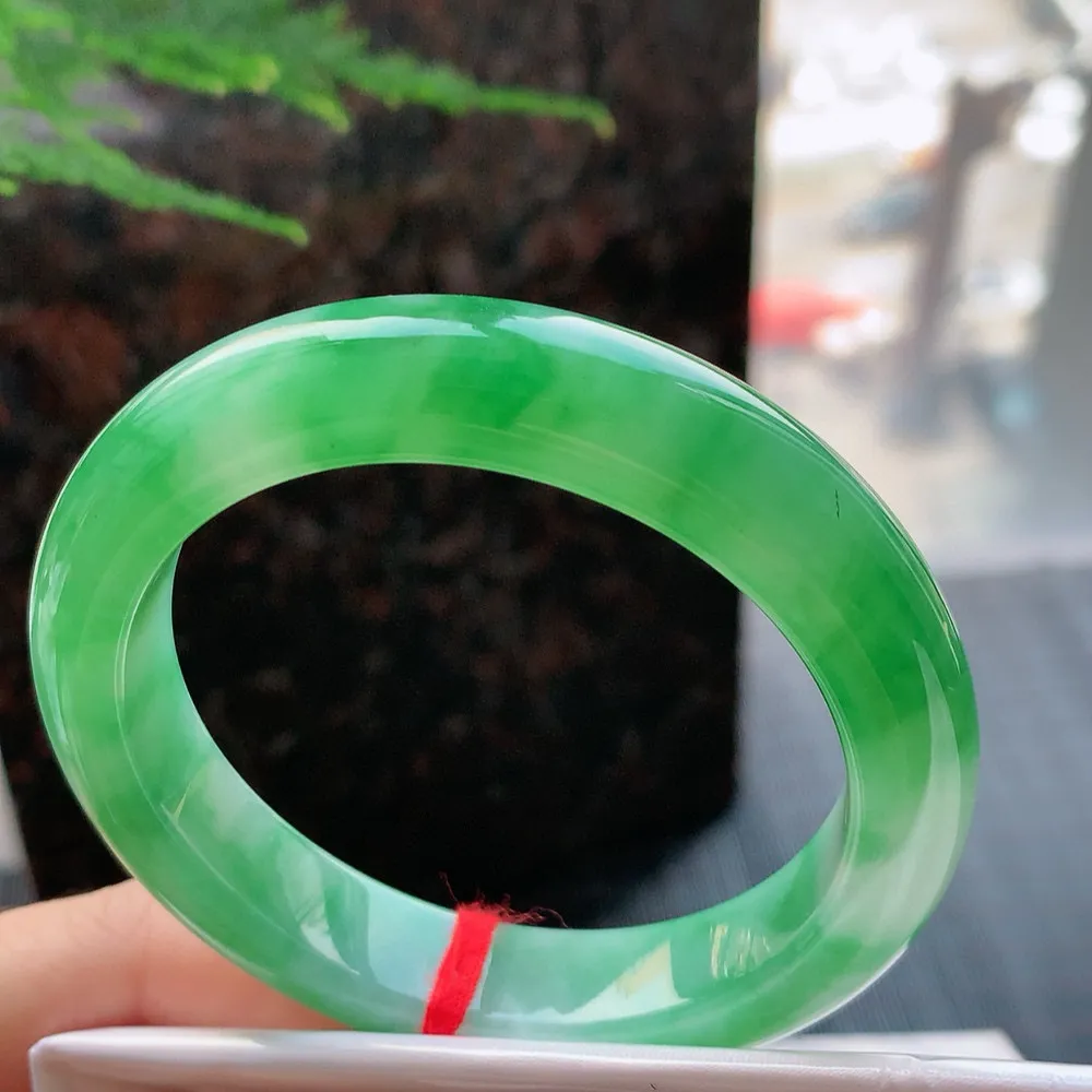 正圈高冰阳绿 无瑕 尺寸:54.8/12.2/8.9 种色俱佳🥰🥰