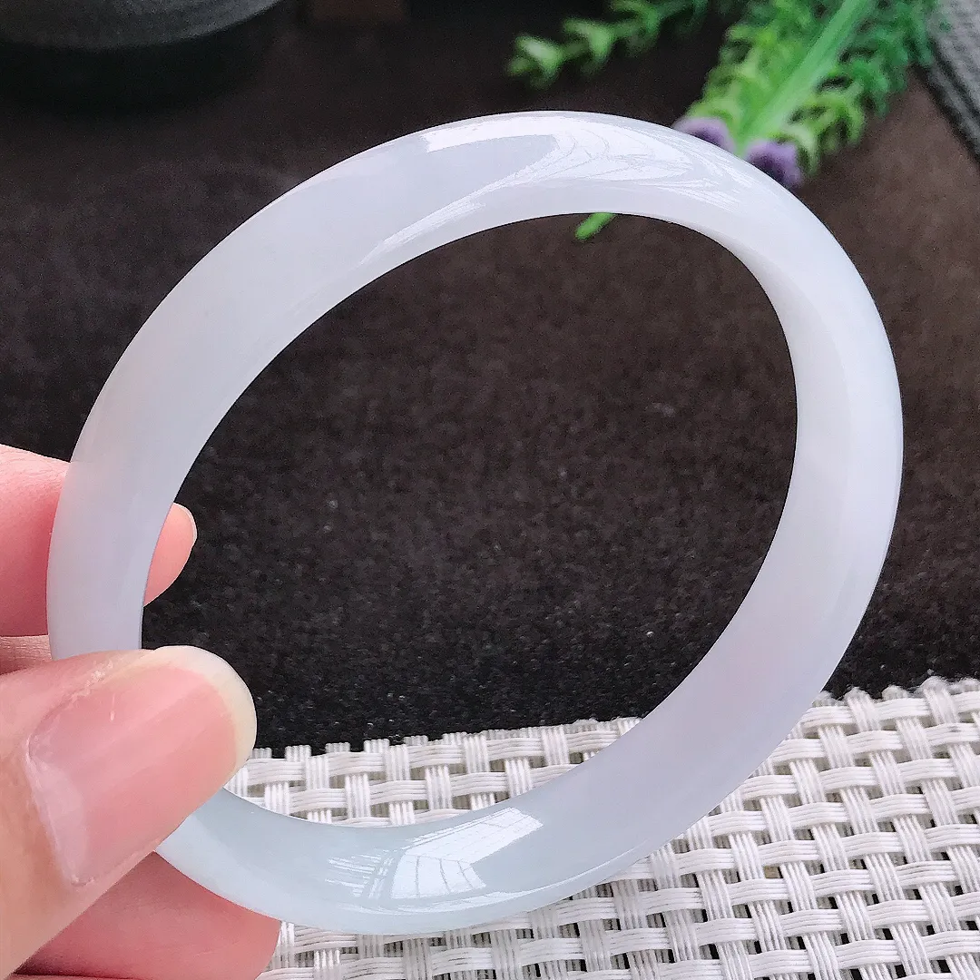 自然光64/12.9/6.8老坑冰透果冻胶白月光大圈口手镯宽边翡翠玉镯手环