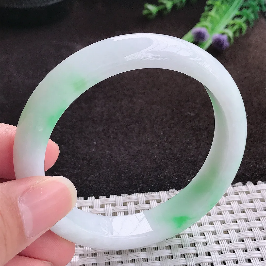 自然光56.8/12.3/8.3老坑精美冰润白底青飘阳绿手镯宽边翡翠玉镯手环