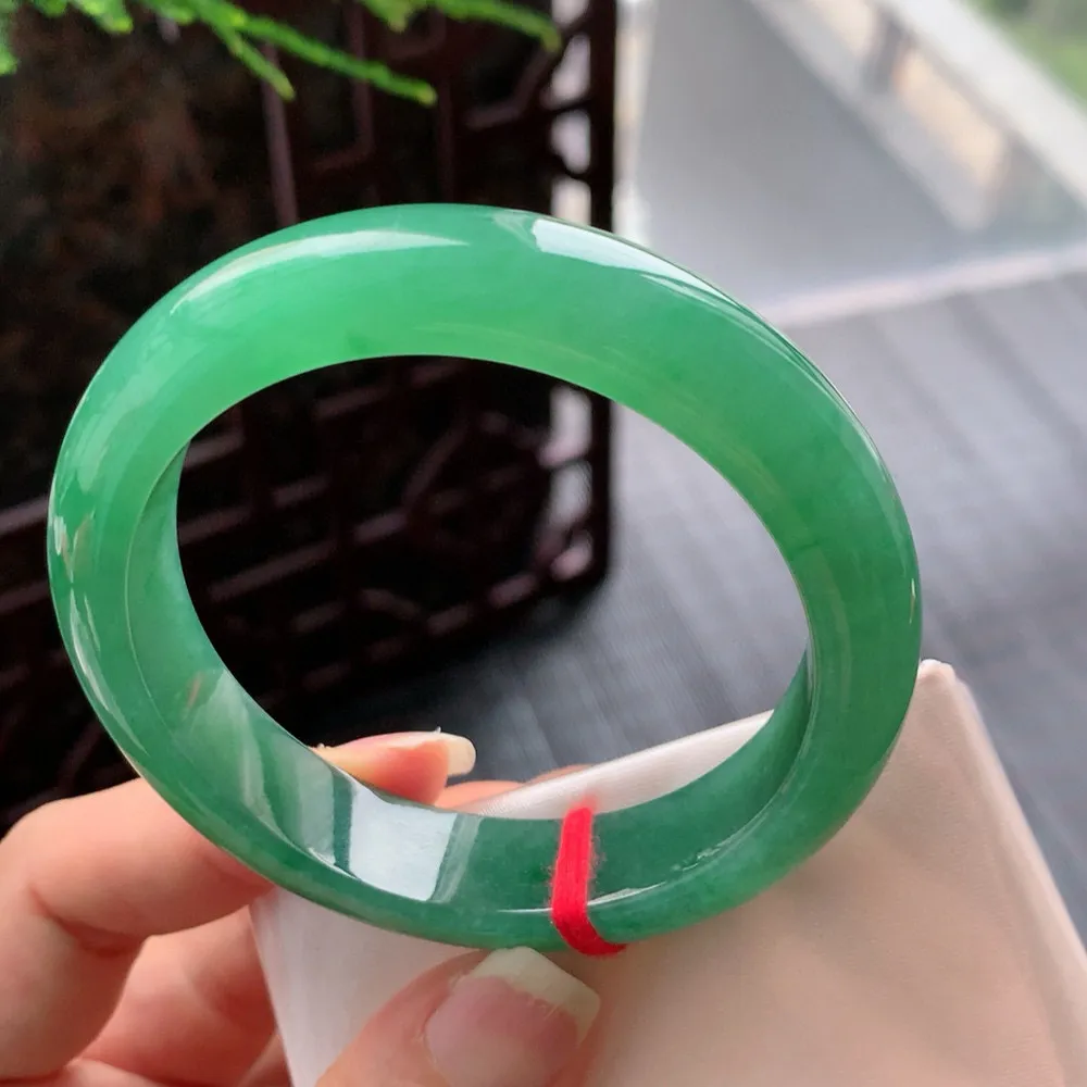 正圈满绿 无瑕 尺寸:54.4/12.6/8.1 满色