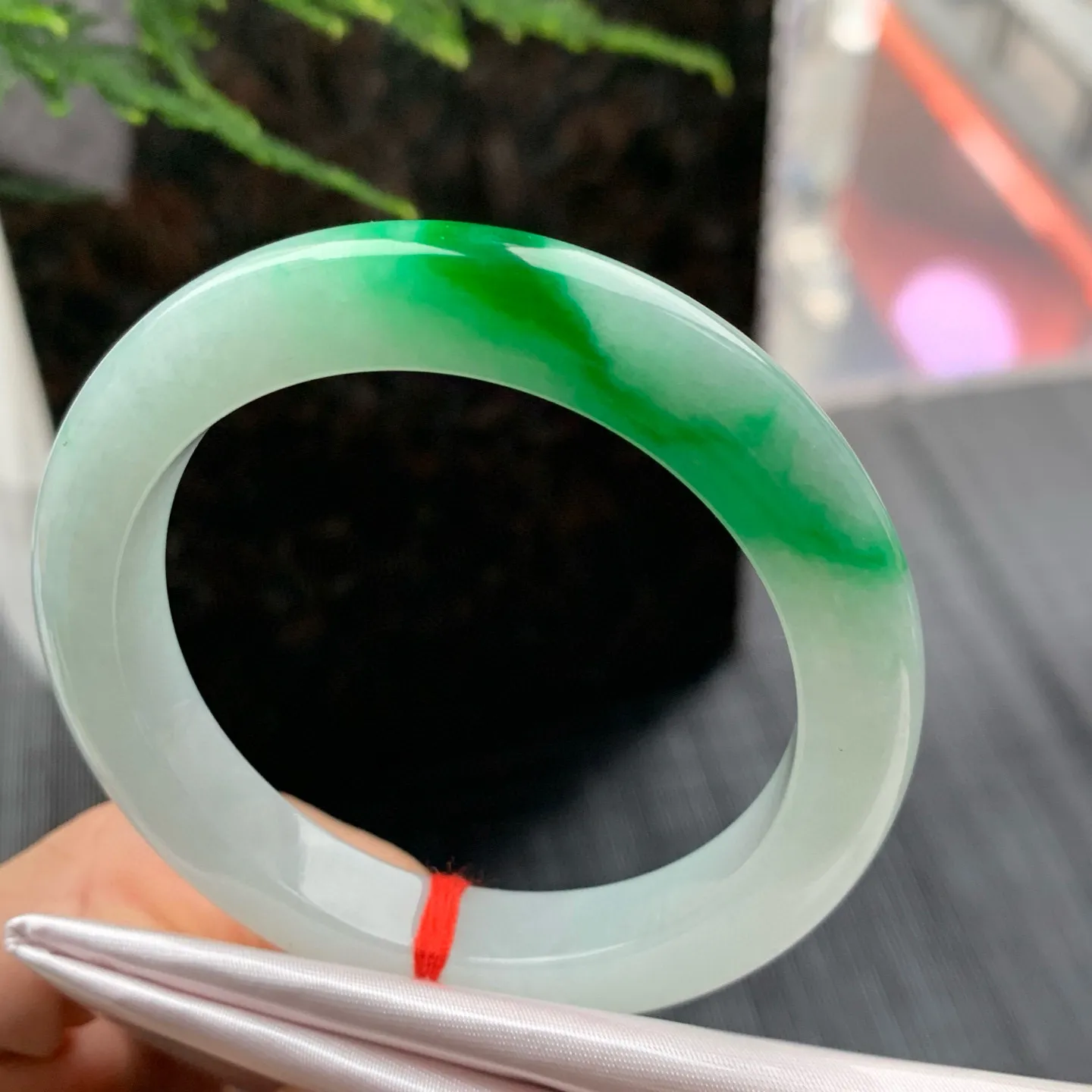 正圈冰辣阳绿 皮纹 尺寸:52.9/10/8.6 色辣