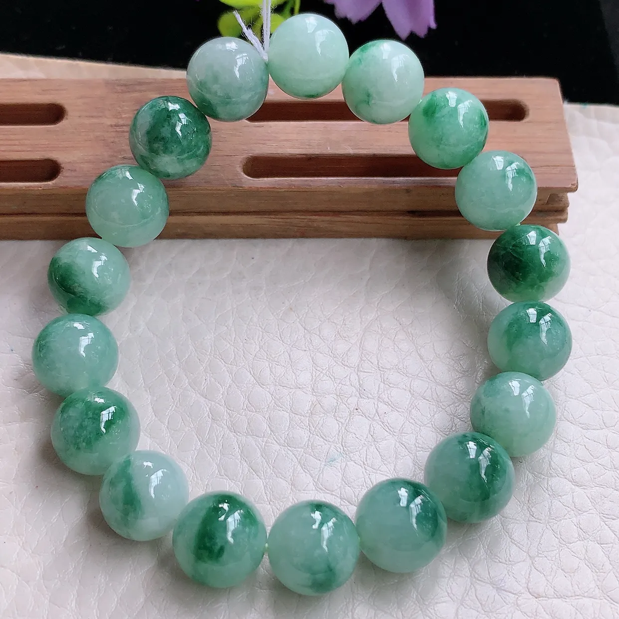 ss自然光11.5mm天然缅甸翡翠清新飘绿花11.5mm圆珠玉手链 玉手串