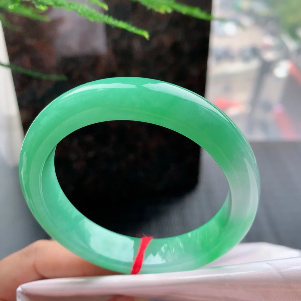 正圈一大圈阳绿 无瑕 尺寸:55.1/12.6/8.3色阳