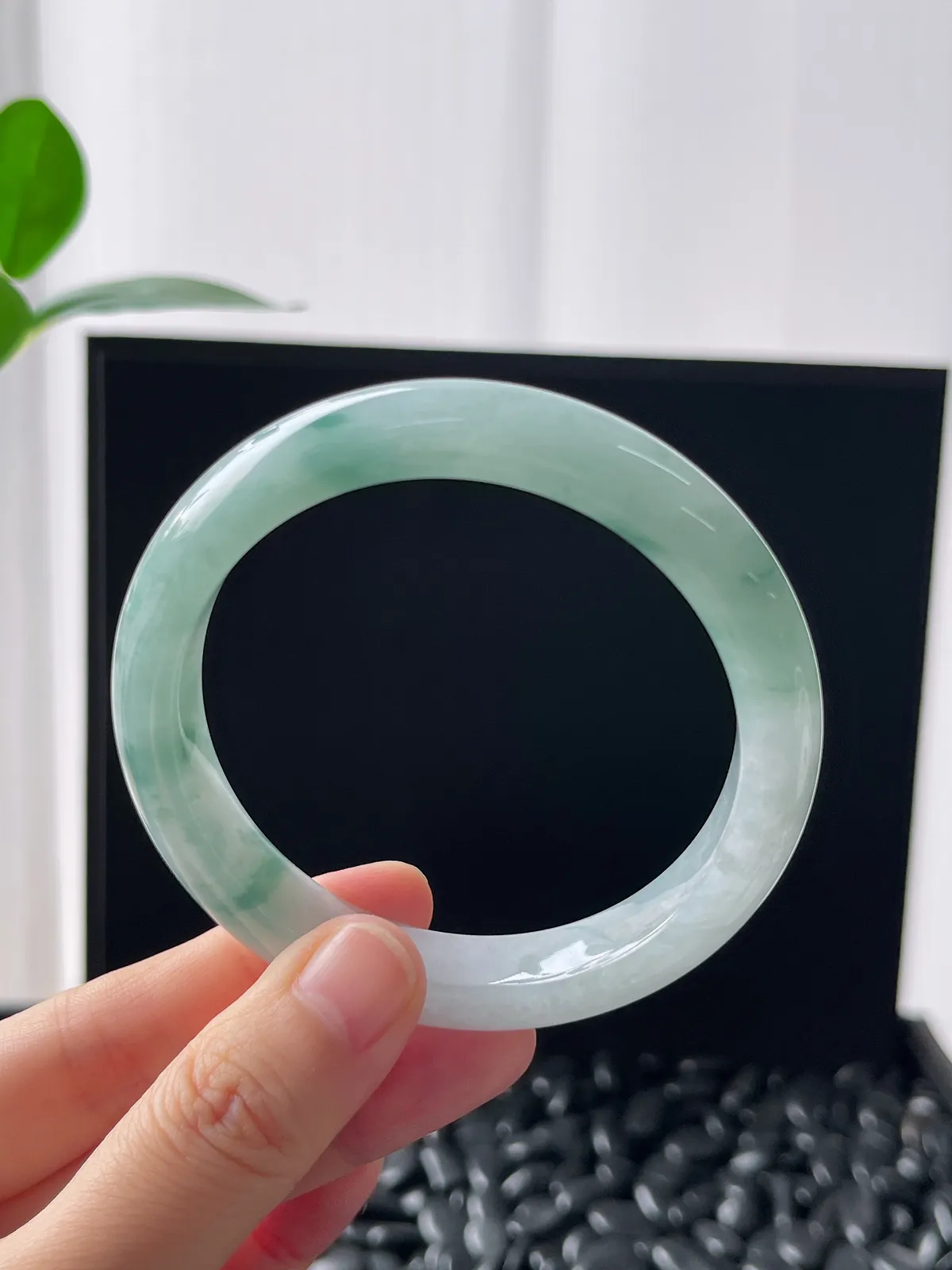 正圈56.3圈口，翡翠细糯化种飘花手镯