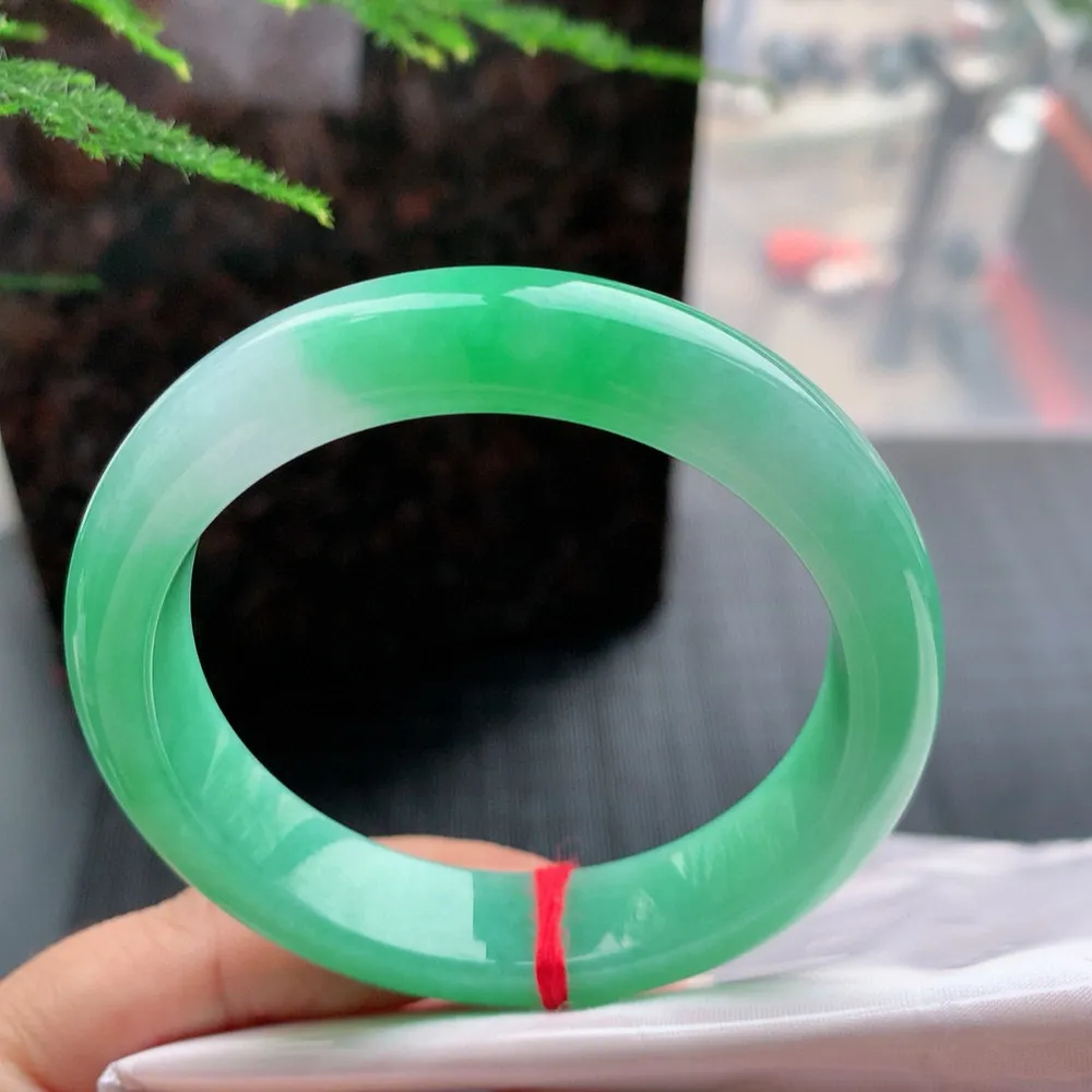 正圈一大圈阳绿 无瑕 尺寸:55.1/12.6/8.3色阳