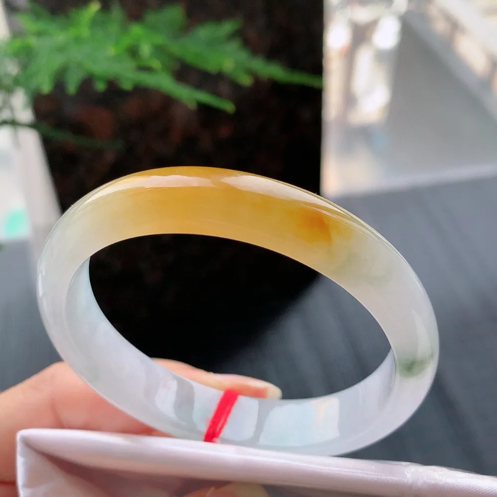 贵妃冰黄翡飘花  无瑕 尺寸:55.1/46.5/11.5/7.2 种色兼备