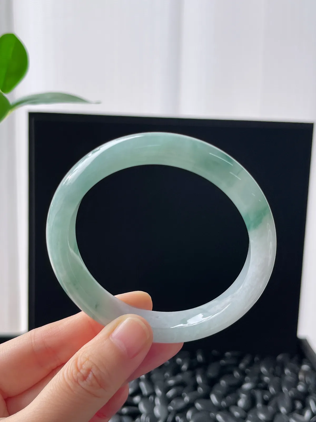 正圈56.3圈口，翡翠细糯化种飘花手镯