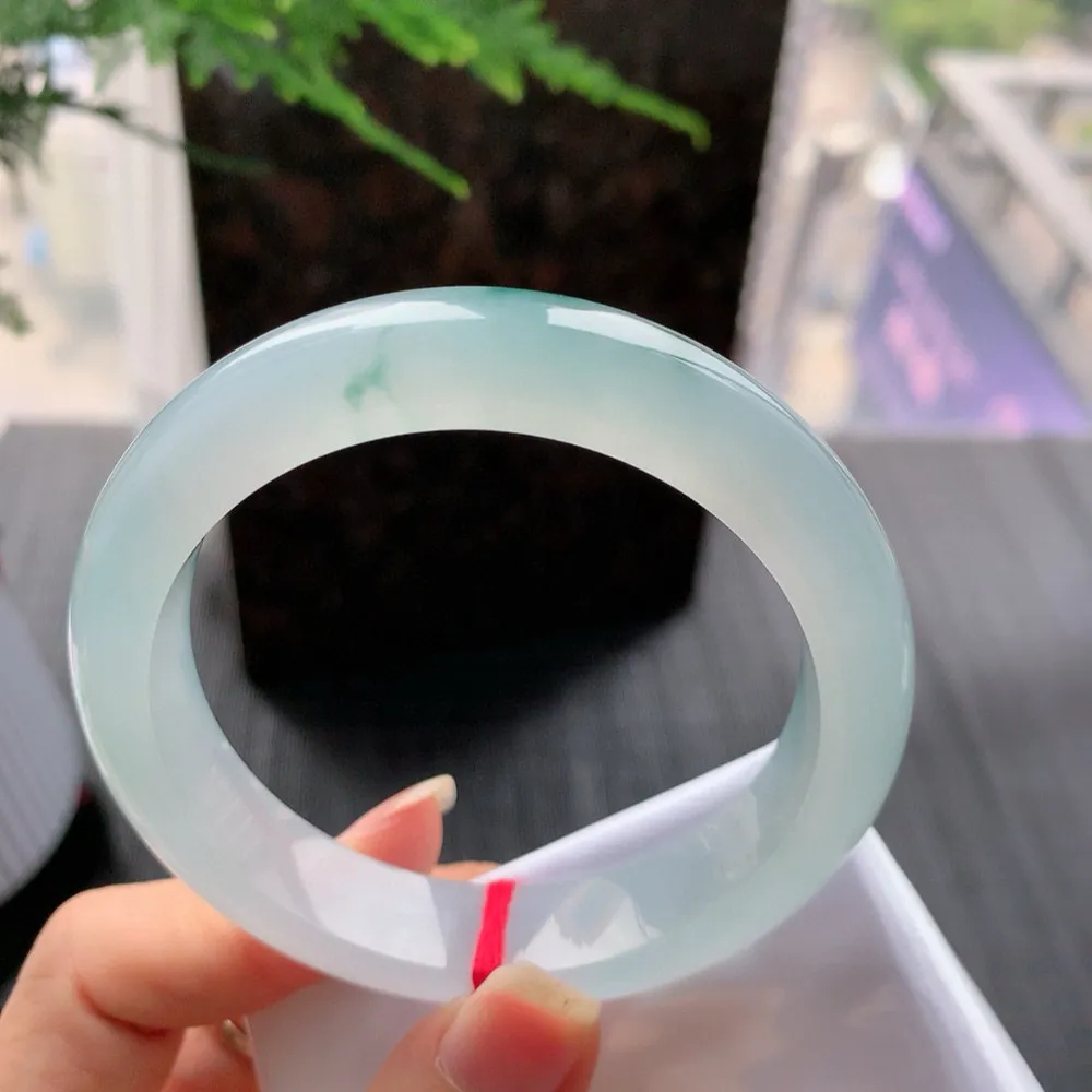 正圈冰玻飘花 无瑕 尺寸:57.7/12.6/8.3 花美 种水好