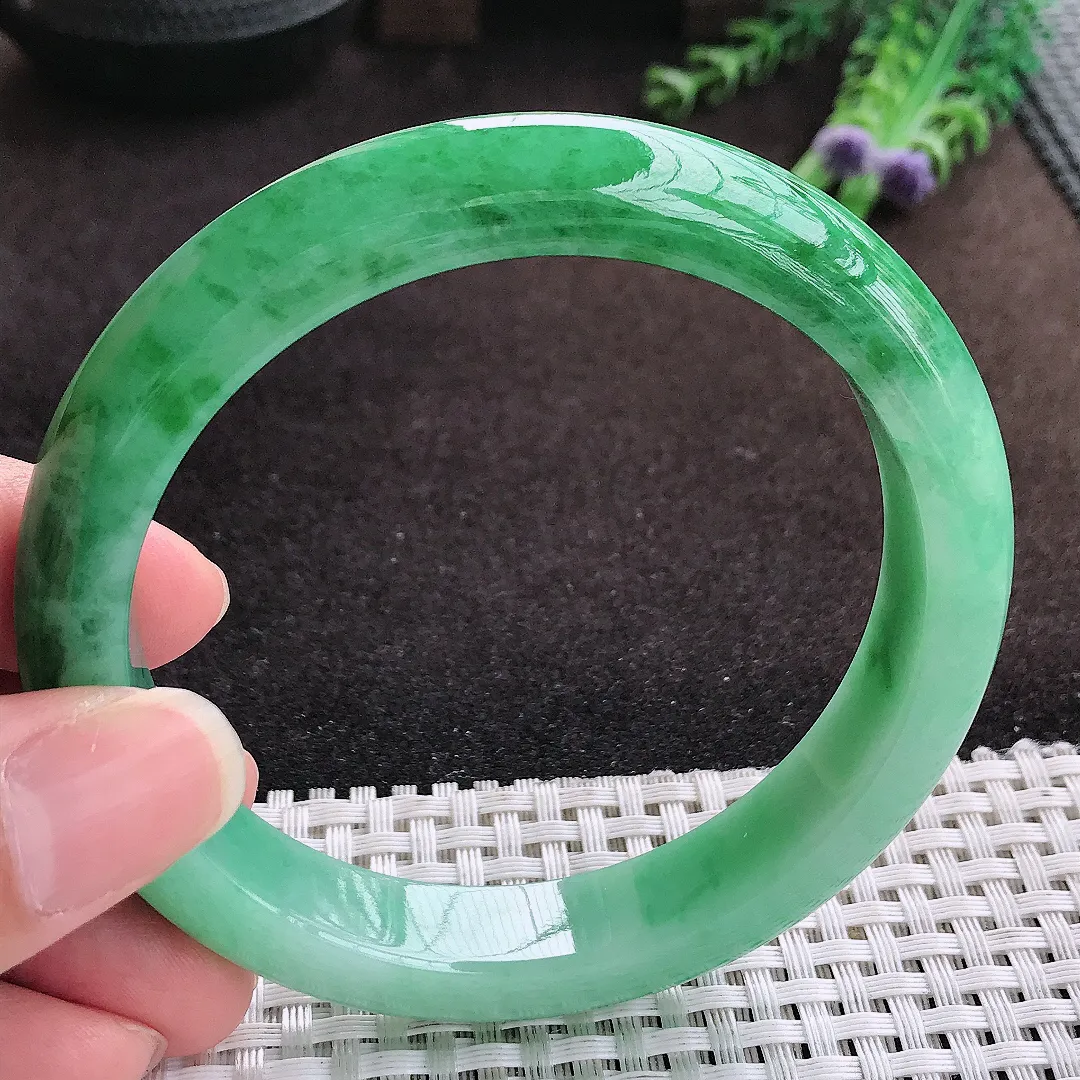 自然光62/12/8.8老坑精美温润满绿辣绿手镯宽边大圈口翡翠玉镯手环