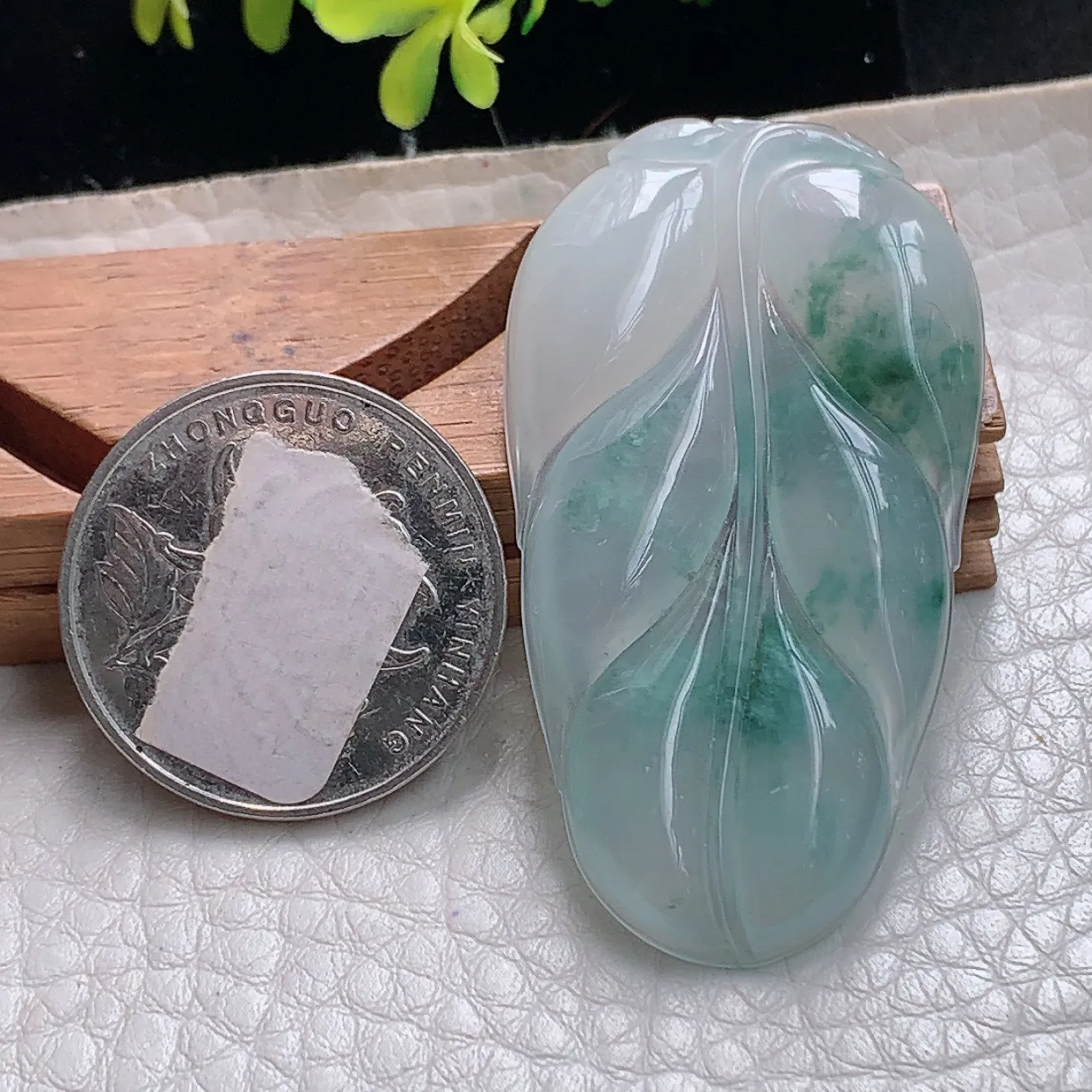 lz自然光48.8*27*4.4天然缅甸翡翠冰飘花叶子 金枝玉叶玉吊坠
