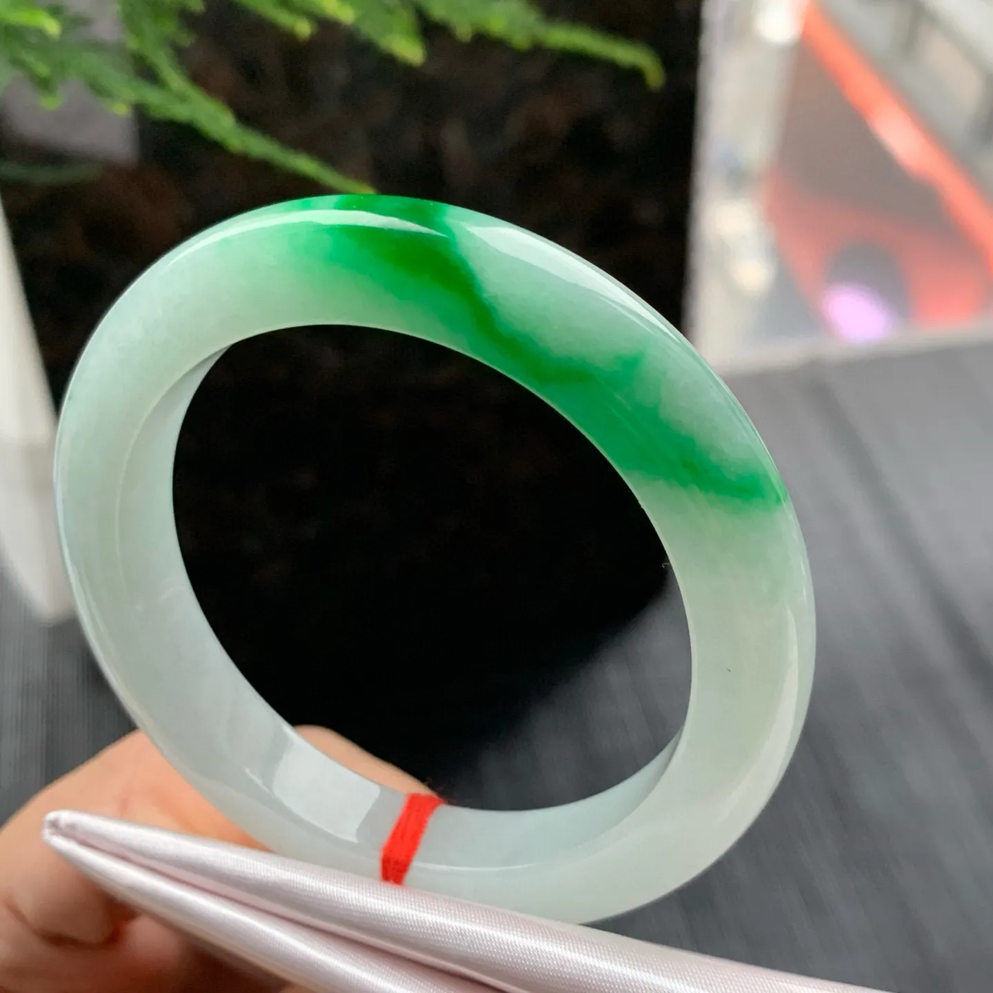 正圈冰辣阳绿 皮纹 尺寸:52.9/10/8.6 色辣