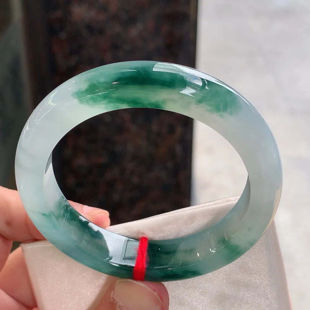 正圈高冰飘花 无瑕 尺寸:55.1/12.7/8.7 花美 种水好