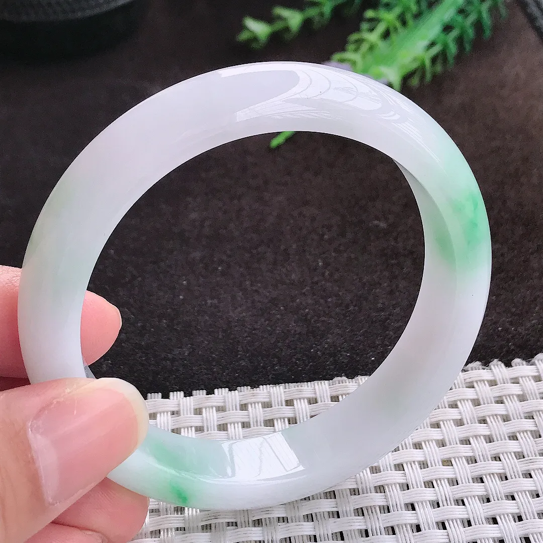 自然光56.5/12.6/8.1老坑冰润起胶白底青飘绿手镯宽边翡翠玉镯手环