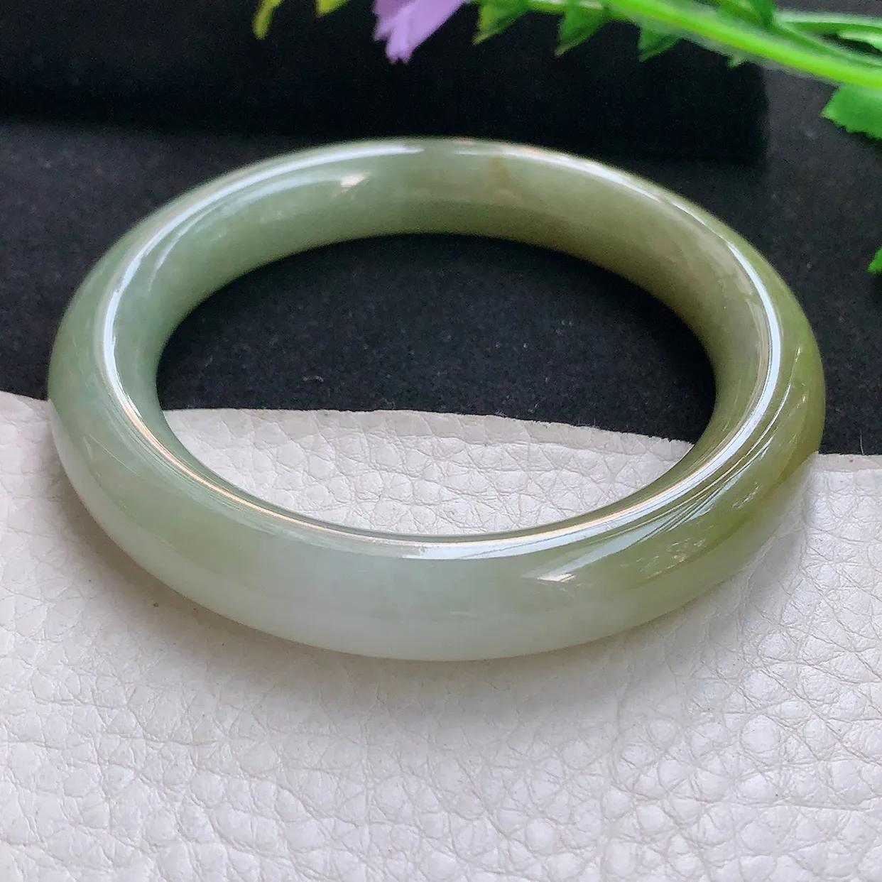 z自然光57.8*11*10.2美人镯 天然缅甸翡翠冰黄圆条珠宝玉手镯 美人镯