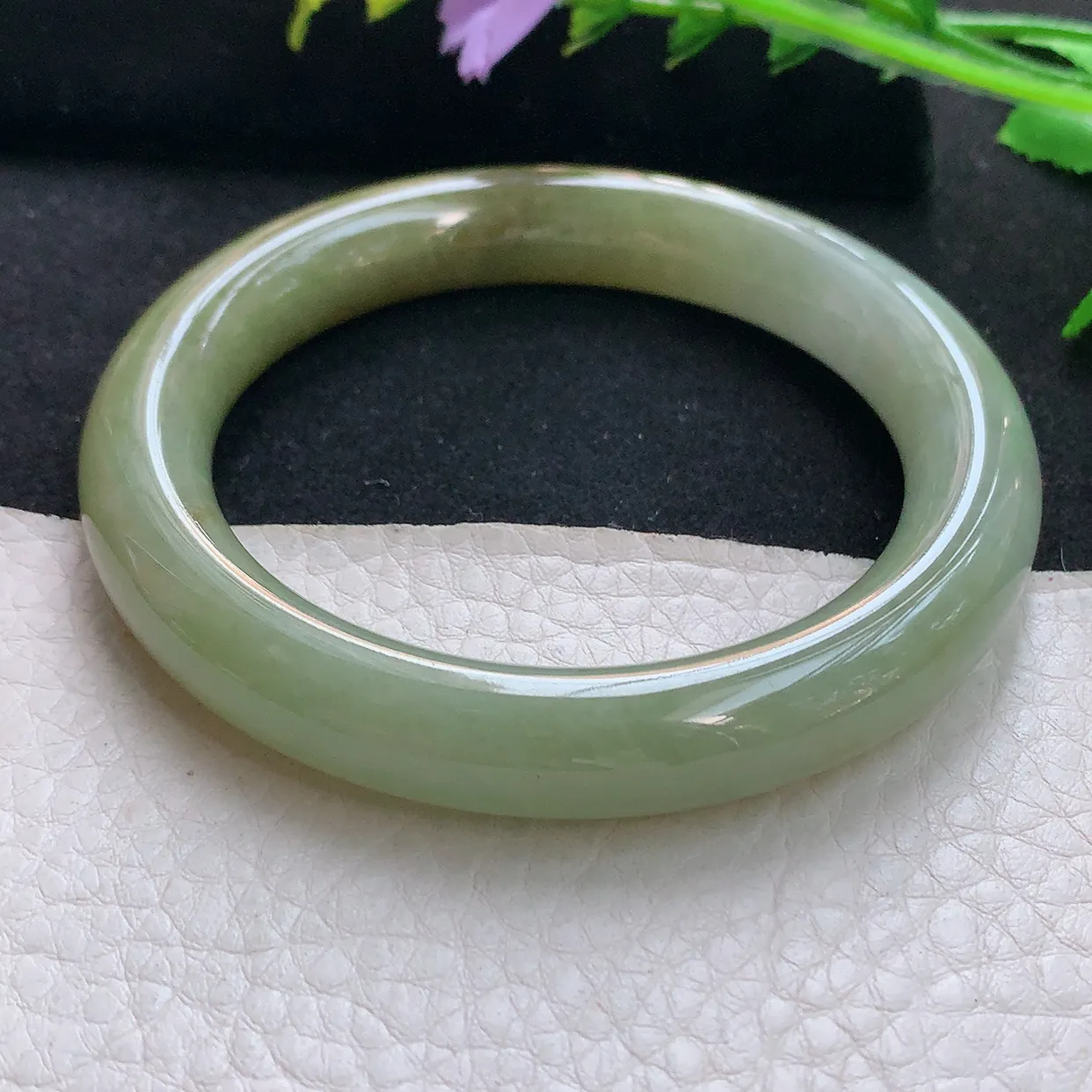 z自然光57.8*11*10.2美人镯 天然缅甸翡翠冰黄圆条珠宝玉手镯 美人镯