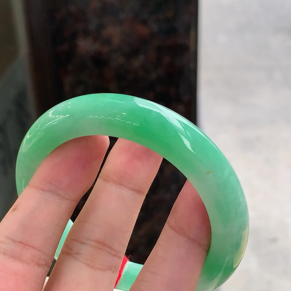 正圈满色翠绿 无瑕 尺寸:55.4/11.8/9.5 色好