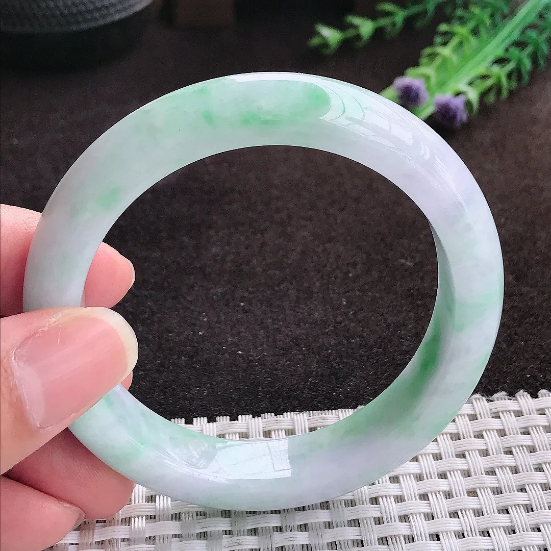 自然光55.5/12.5/9老坑精美冰润飘绿手镯宽边翡翠玉镯手环