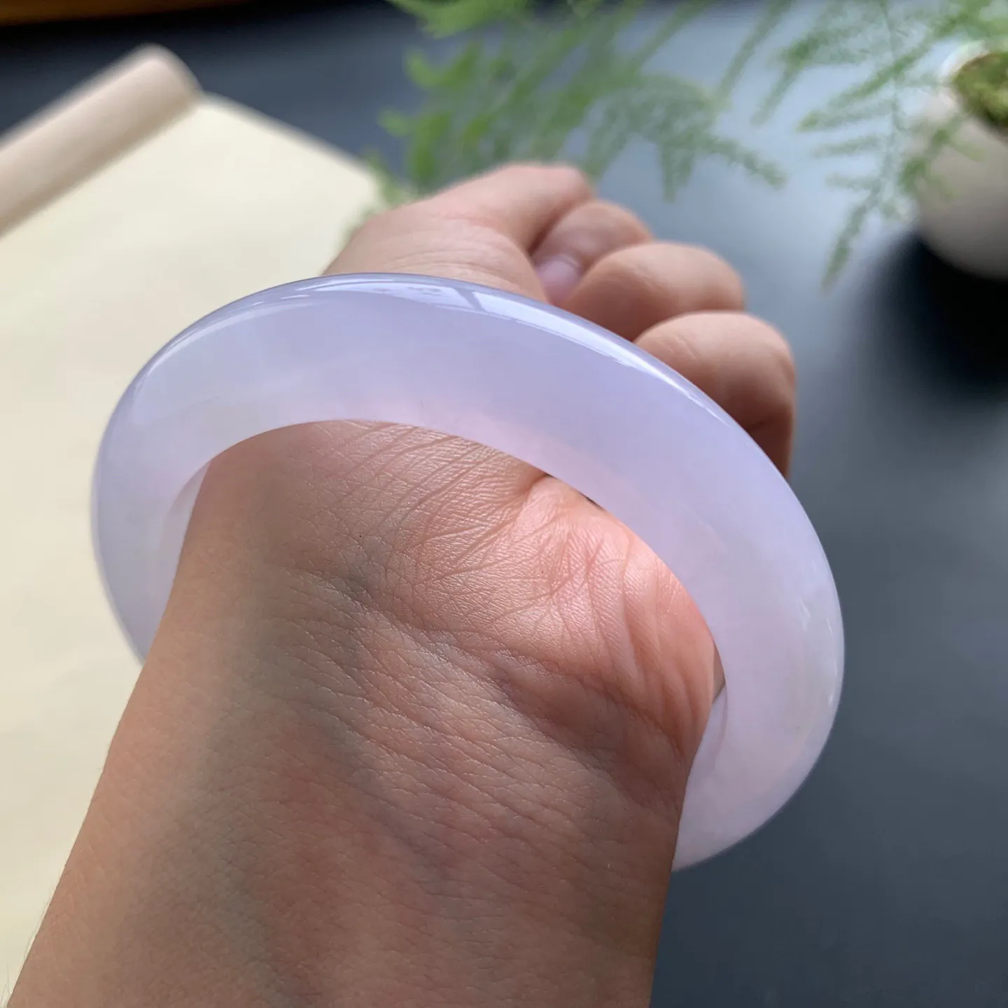 54圈口冰紫正圈手镯 尺寸：54-12.2-9.5，无纹裂，冰透水润，优雅迷人