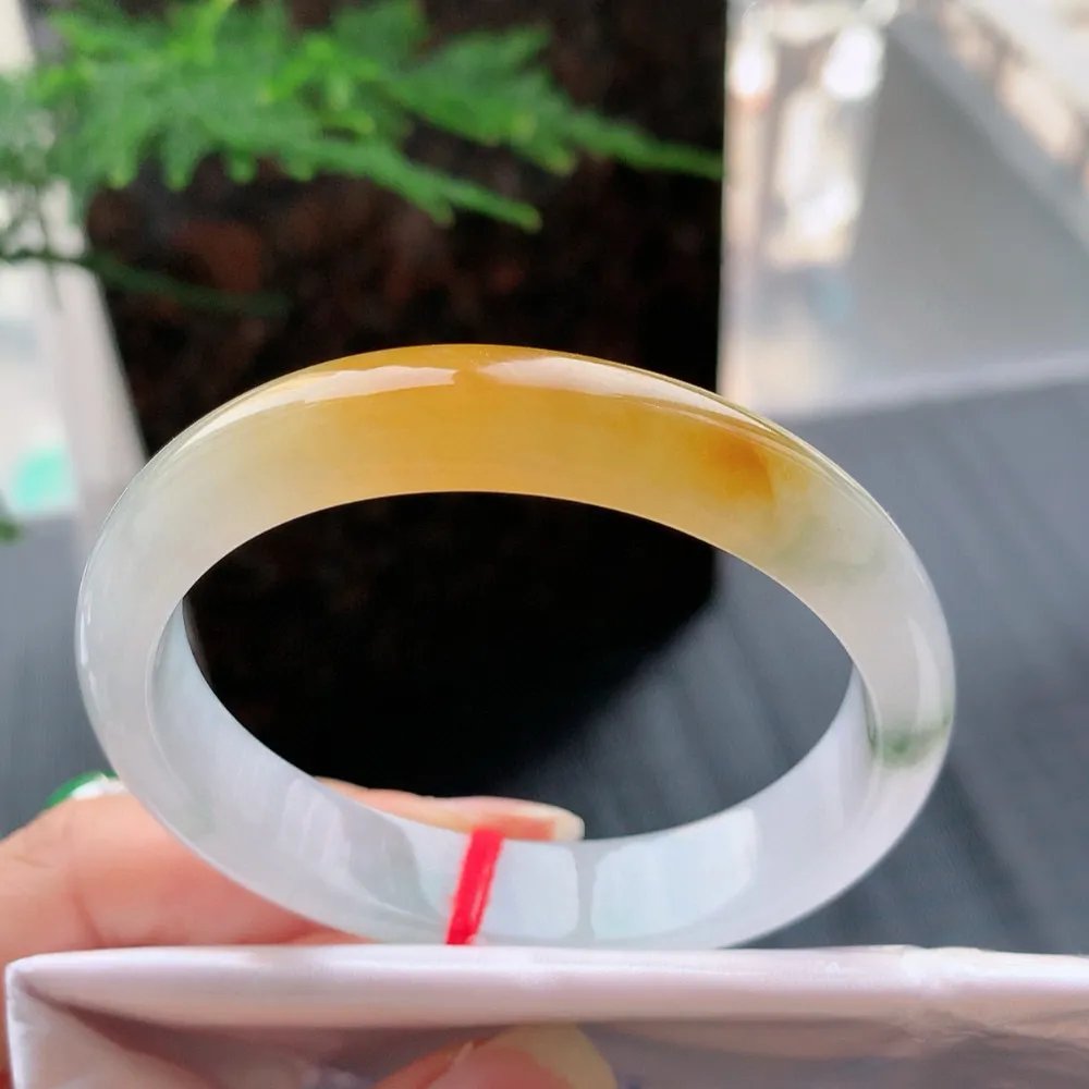 贵妃冰黄翡飘花  无瑕 尺寸:55.1/46.5/11.5/7.2 种色兼备