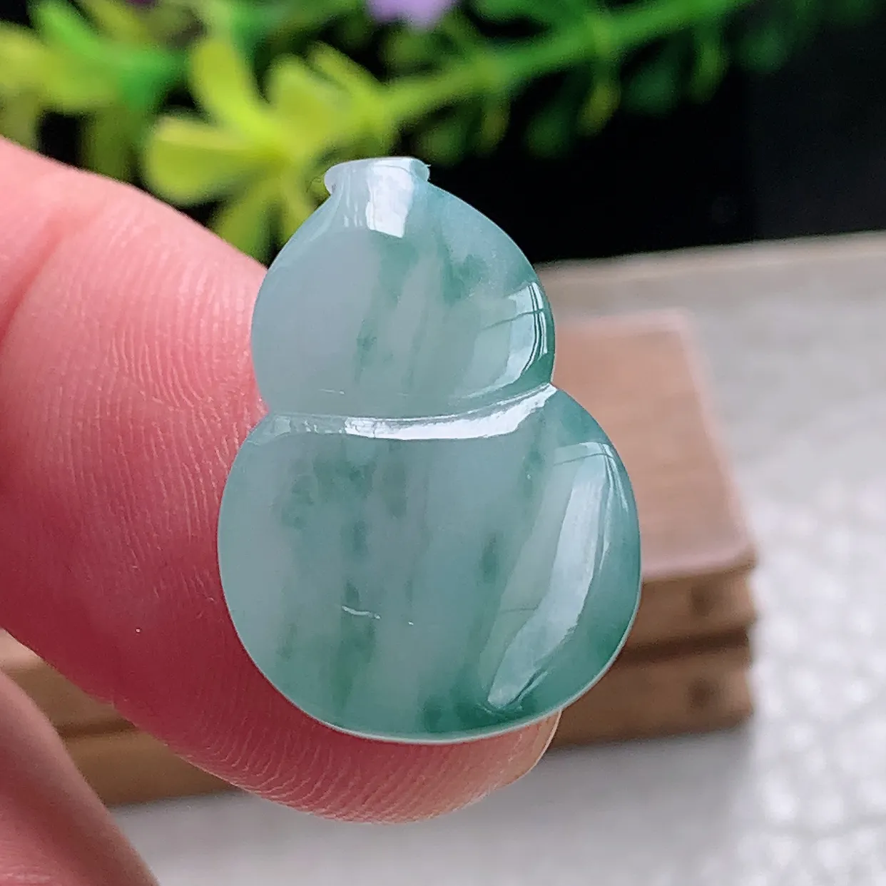 lz自然光22.8*14.6*6天然缅甸翡翠冰飘花饱满葫芦 玉葫芦玉吊坠