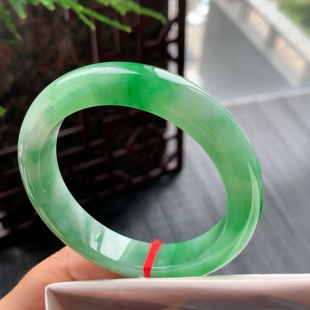 正圈冰糯翠绿 无瑕 尺寸:56.1/12.3/9 色好️️