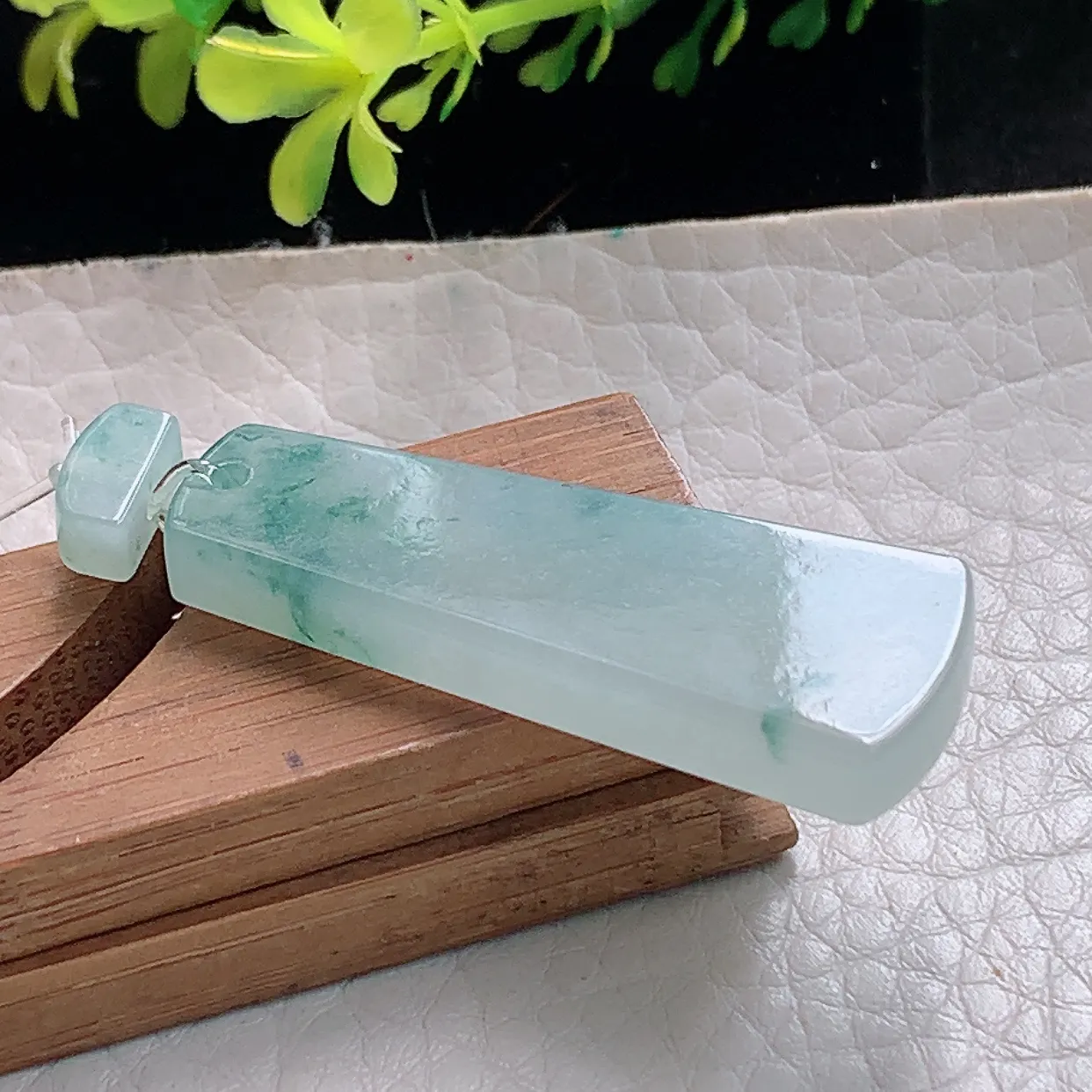 lz自然光38*14.3*4.6天然缅甸翡翠冰飘花秀气无事牌 素面牌玉吊坠