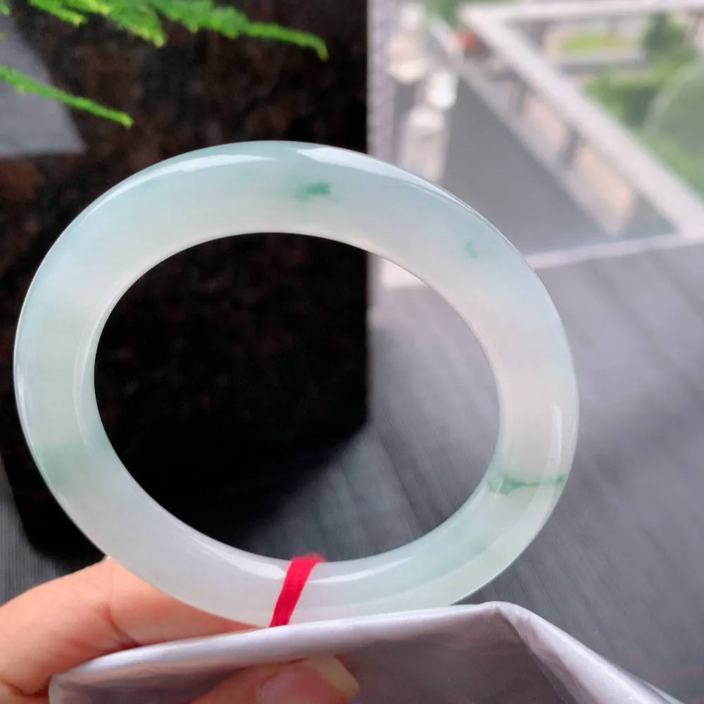 圆条高冰飘花 无瑕 尺寸:57.4/10.7 花美 种水好