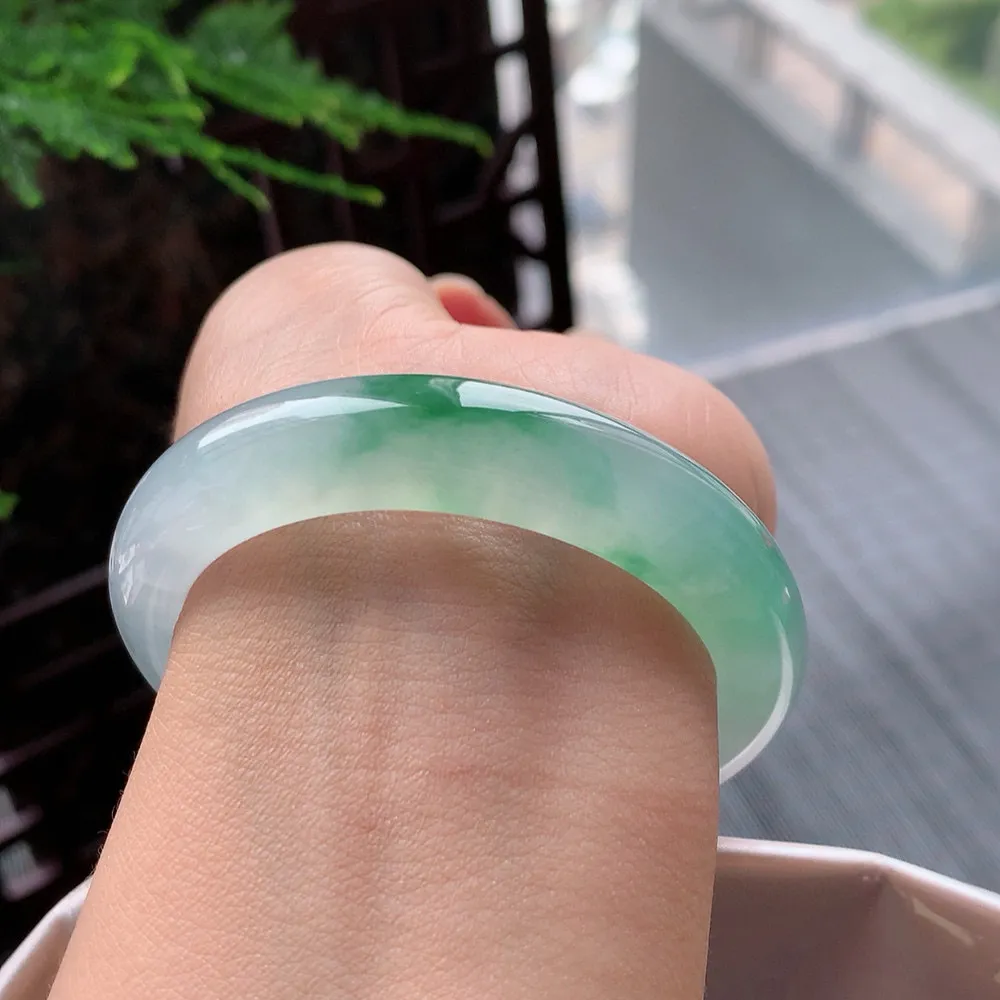 正圈冰绿 一丝冰丝  尺寸:51.1/11.7/8.2 起光起胶