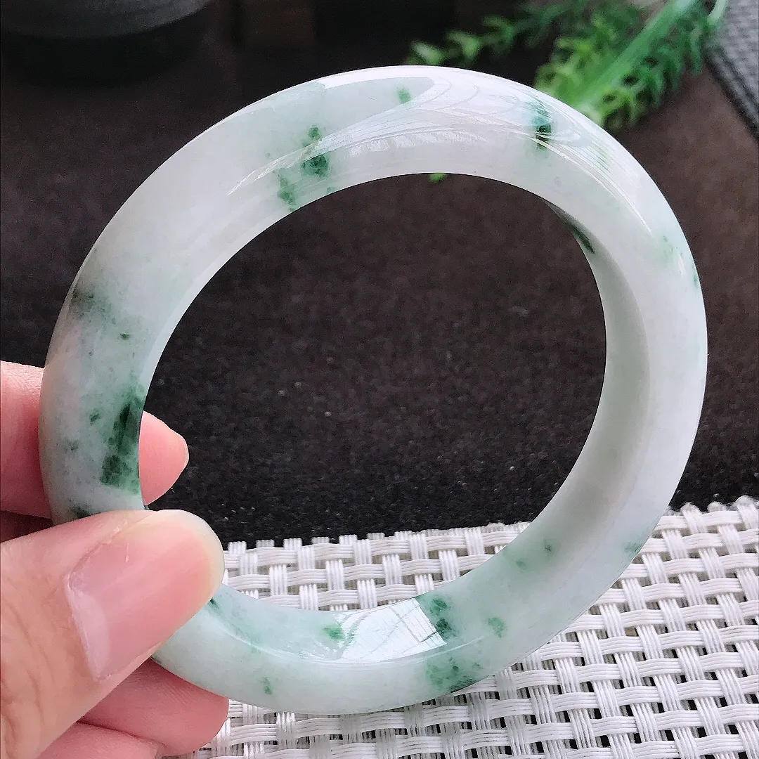 自然光60.5/12.5/10老坑精美温润飘花大圈口手镯宽边翡翠玉镯手环