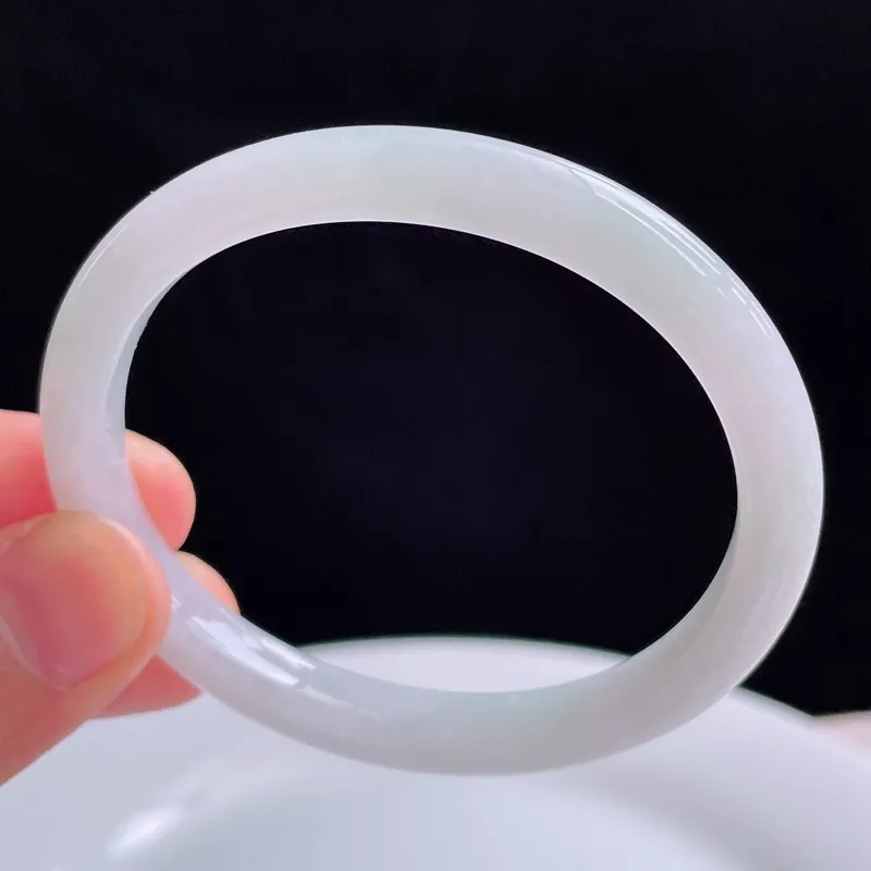 54*47mm自然光拍摄天然翡翠A货好种水贵妃手镯 22.49克