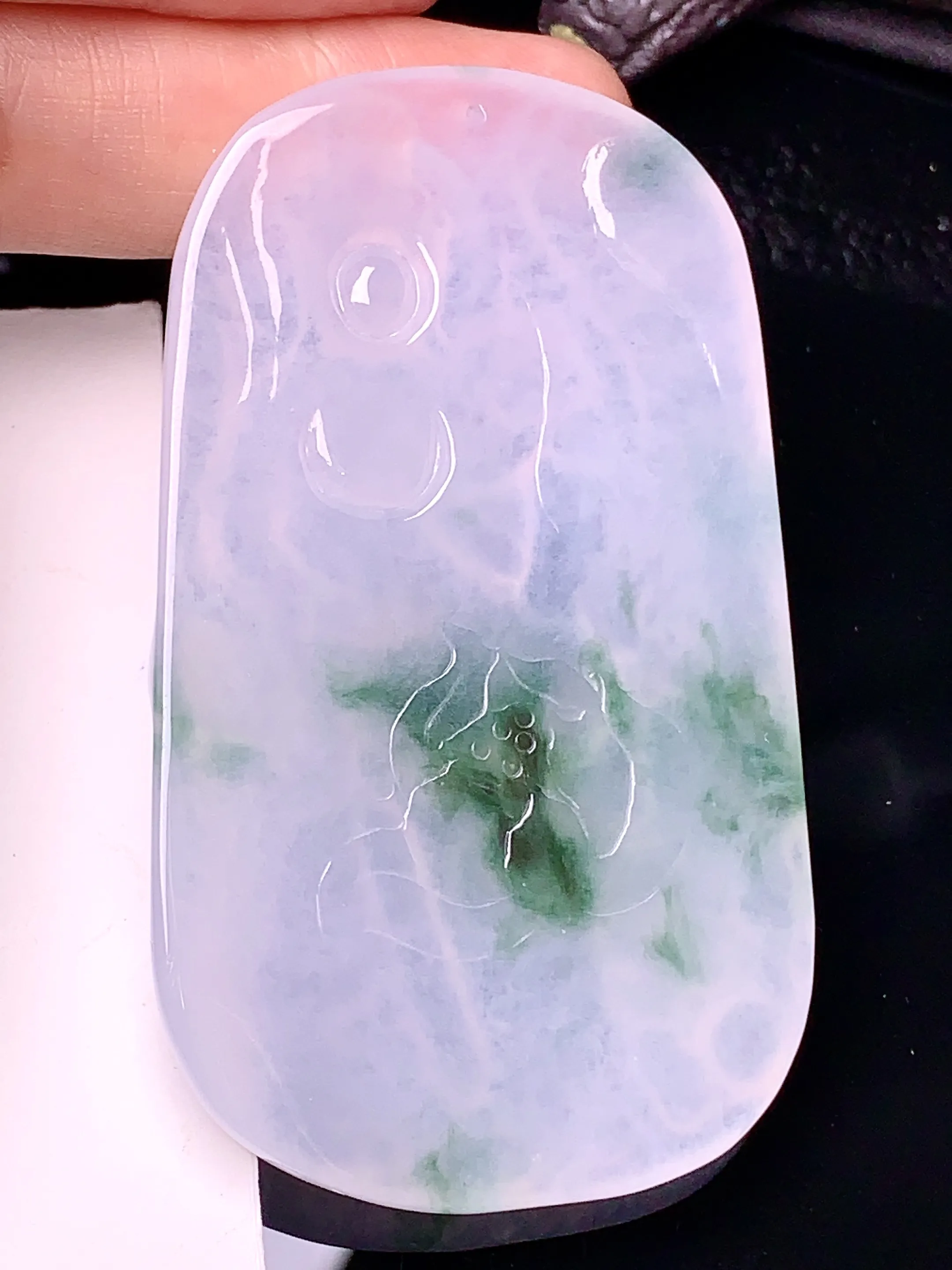 冰种飘绿文殊观音菩萨吊坠 玉质细腻 水润亮眼 色泽艳丽 整体尺寸65.2*38*5.2