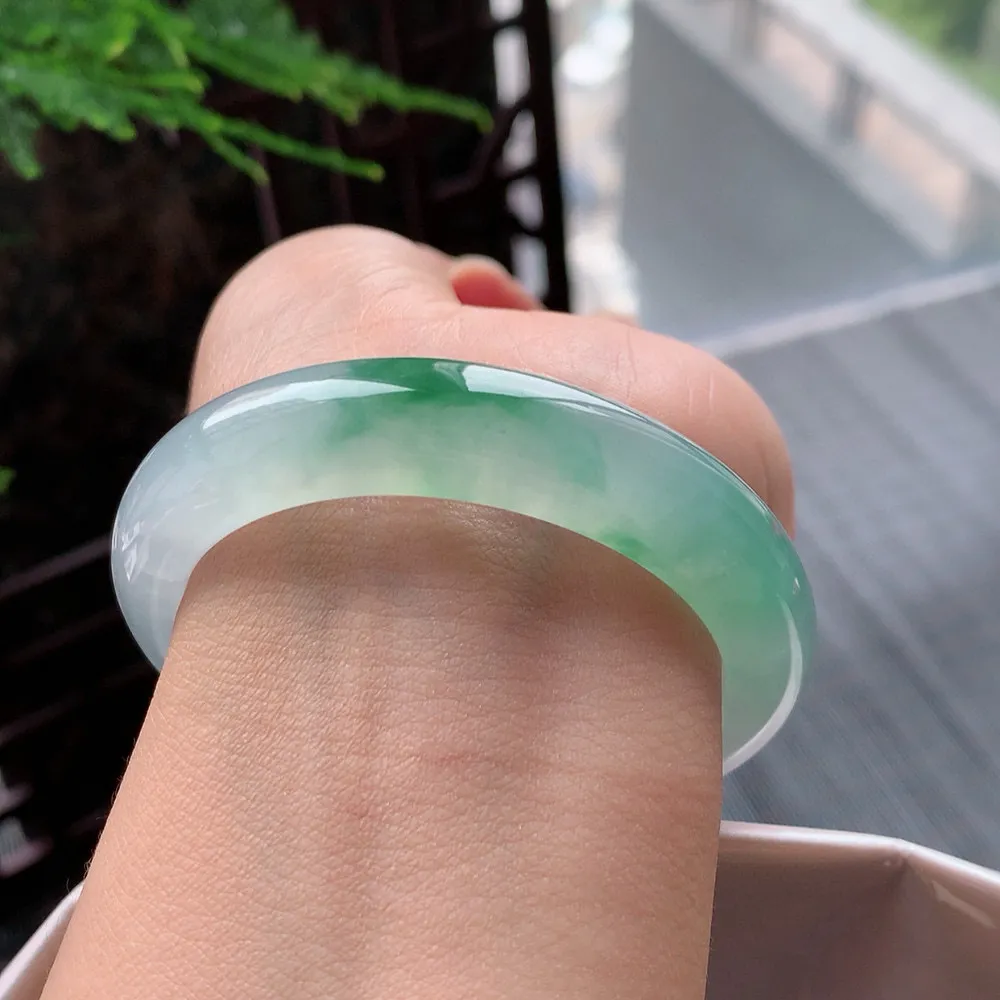 正圈冰绿 一丝冰丝  尺寸:51.1/11.7/8.2 起光起胶